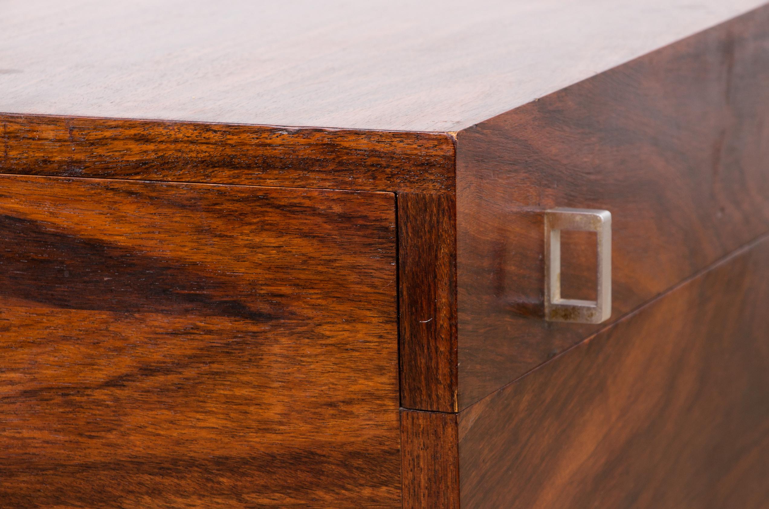 Rolling coffee table making chest, Danish Rosewood 1960. For Sale 5
