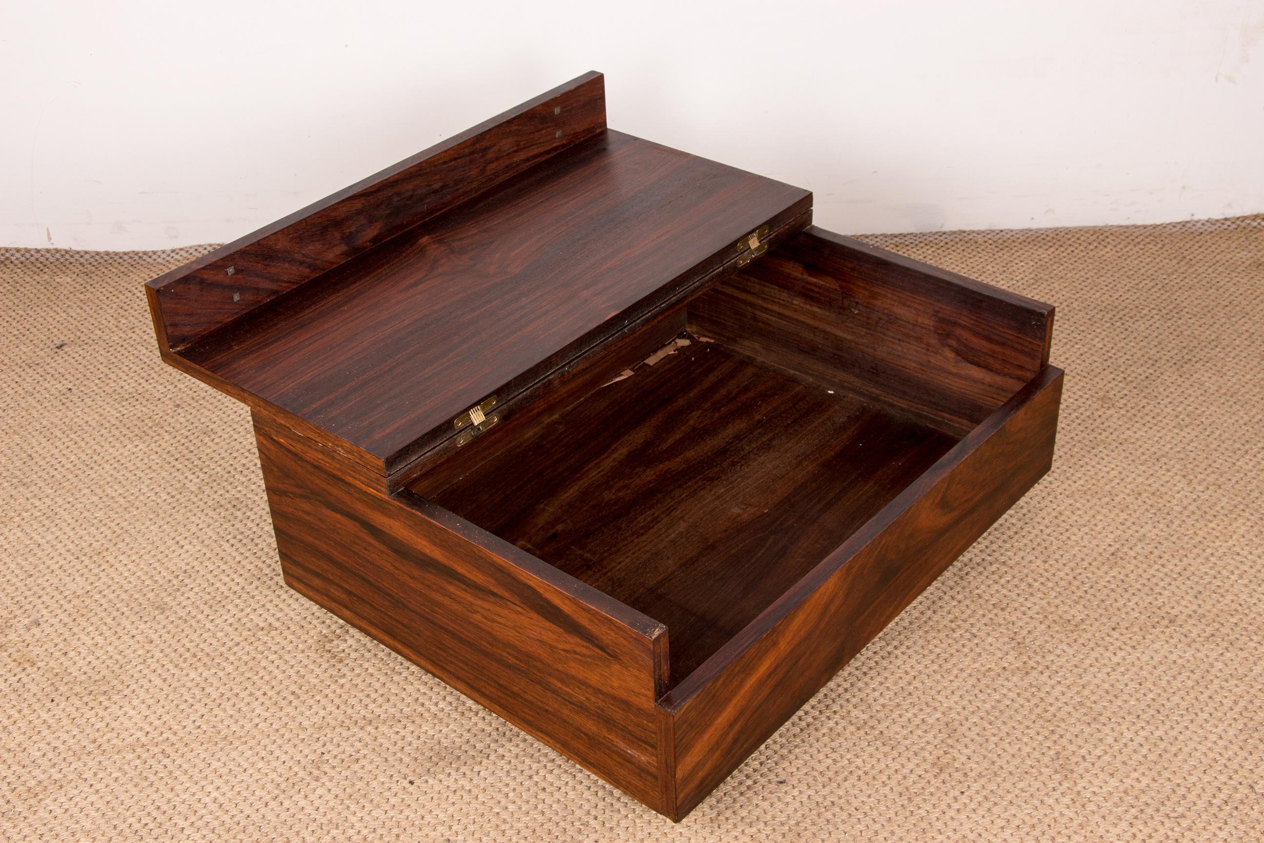 Rolling coffee table making chest, Danish Rosewood 1960. For Sale 2