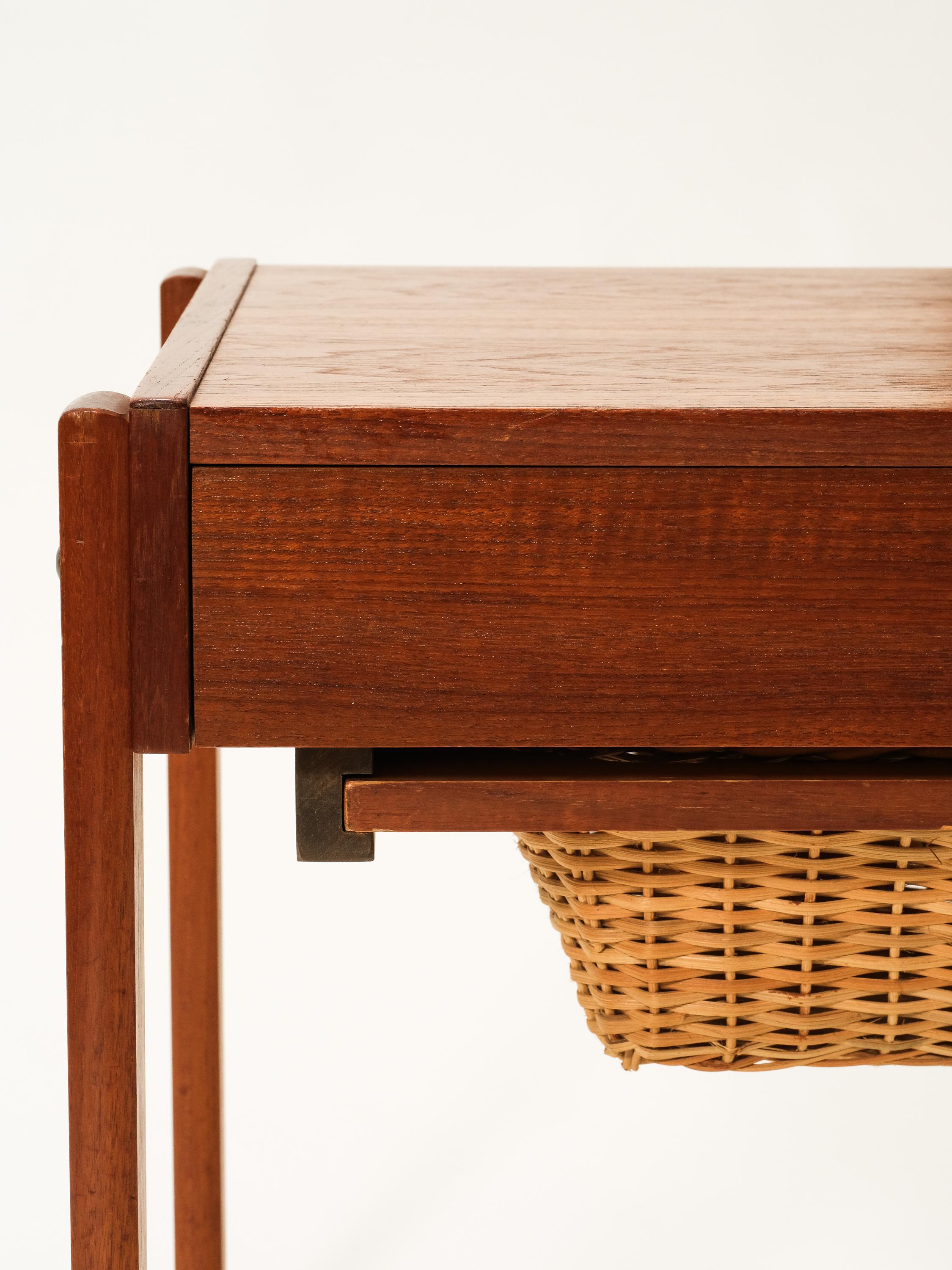 Rolling Danish Teak Sewing Table or Bar Cart with Slide Out Rattan Basket, 1960s For Sale 5