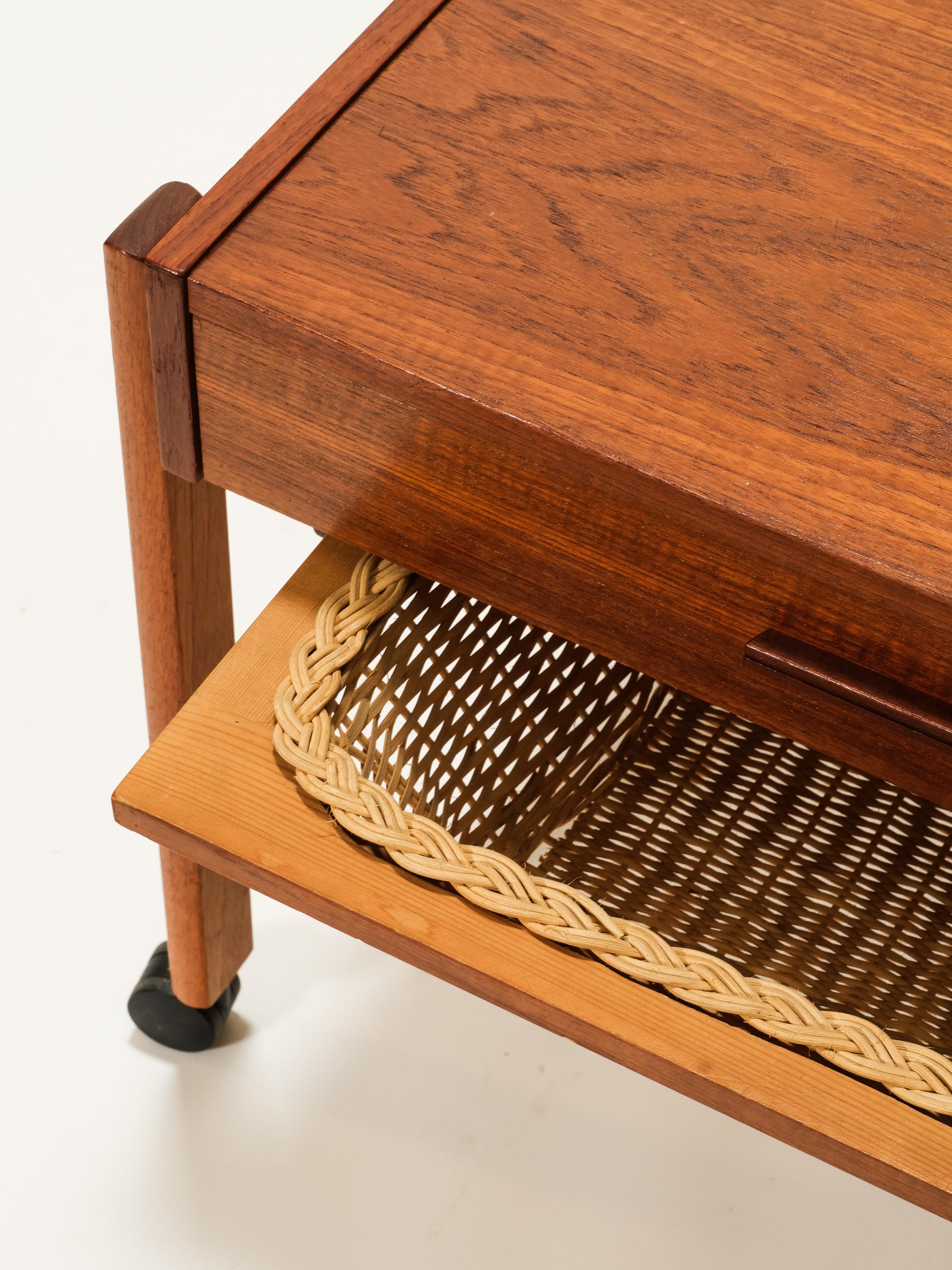Rolling Danish Teak Sewing Table or Bar Cart with Slide Out Rattan Basket, 1960s For Sale 4