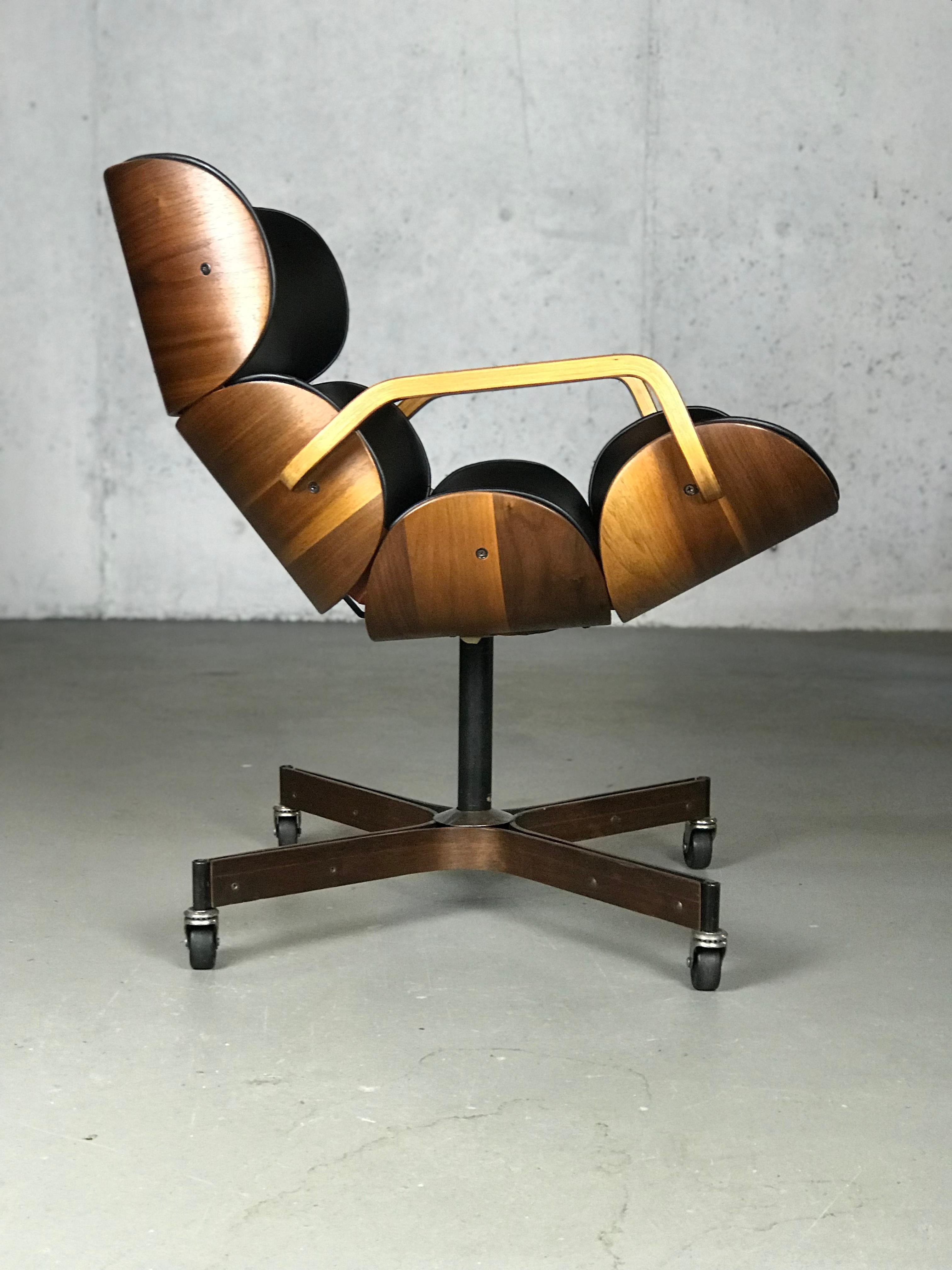 Rolling Segmented Lounge or Desk Chair by George Mulhauser for Plycraft 3