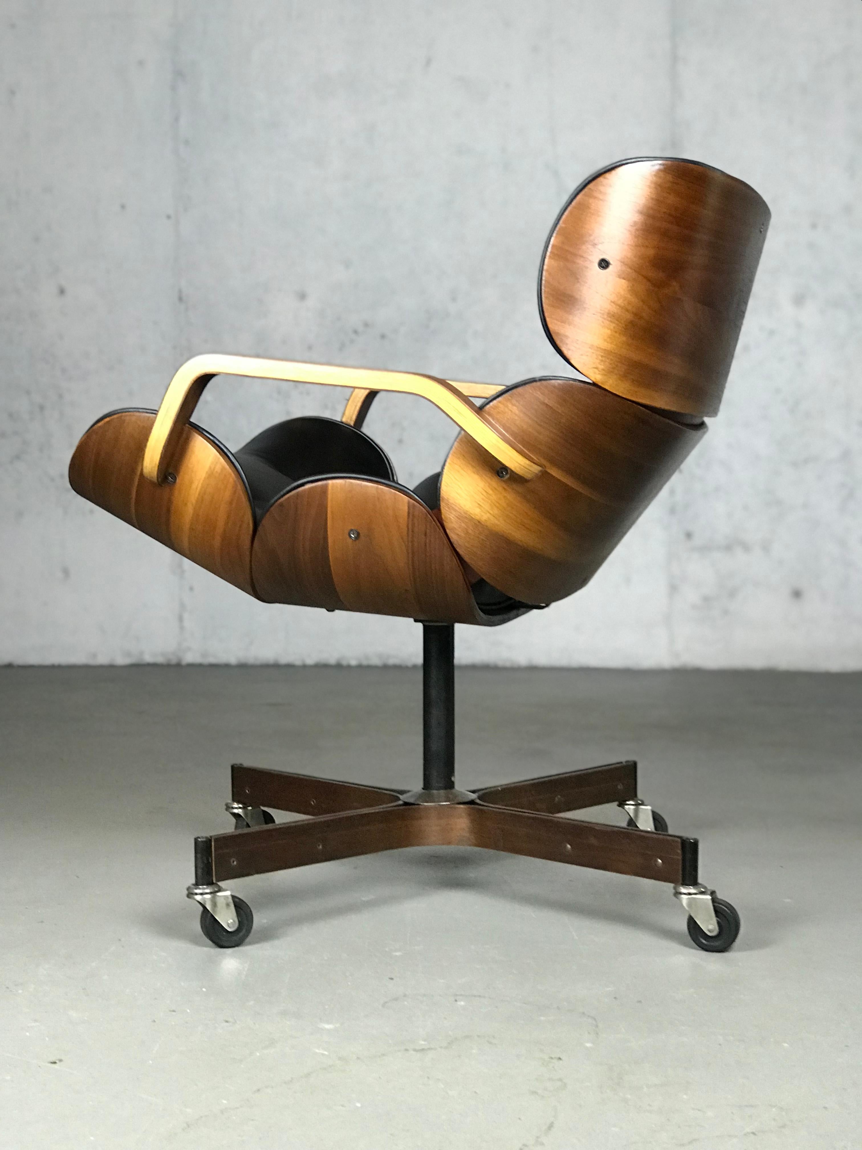 Mid-Century Modern Rolling Segmented Lounge or Desk Chair by George Mulhauser for Plycraft