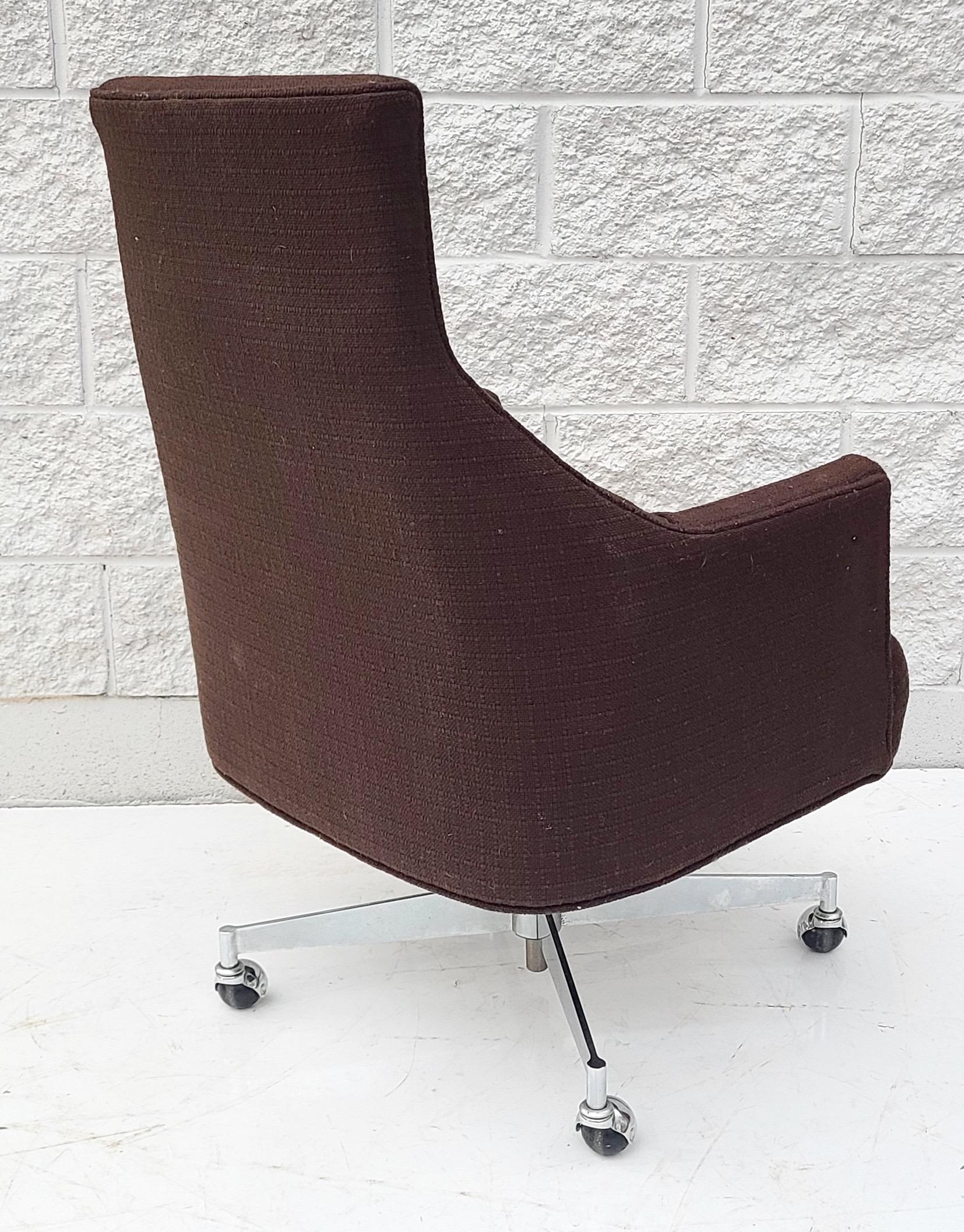 Rolling Task Chair von Dunbar Furniture Company im Zustand „Gut“ im Angebot in Fraser, MI