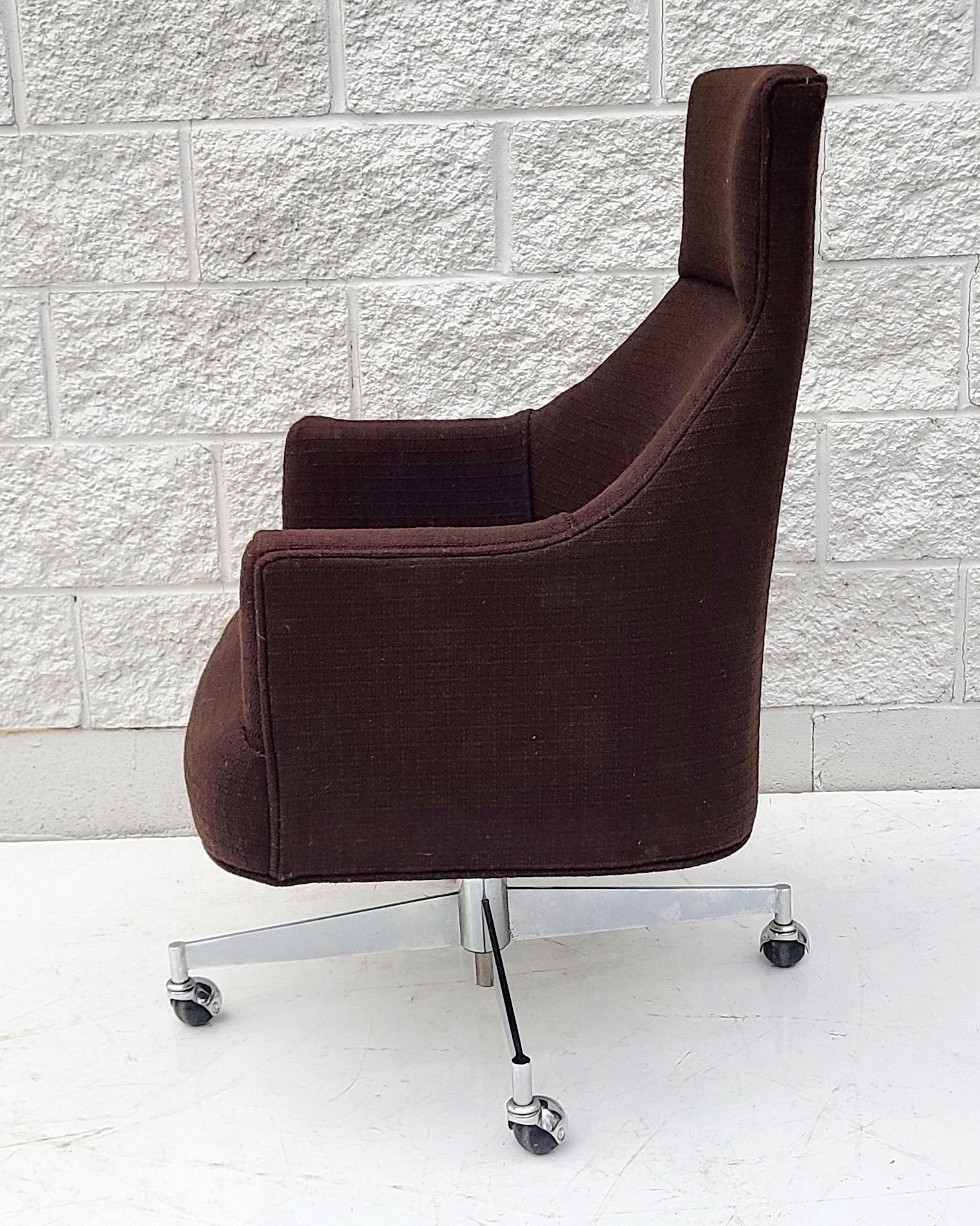 Tissu Chaise à roulettes Dunbar Furniture Company en vente