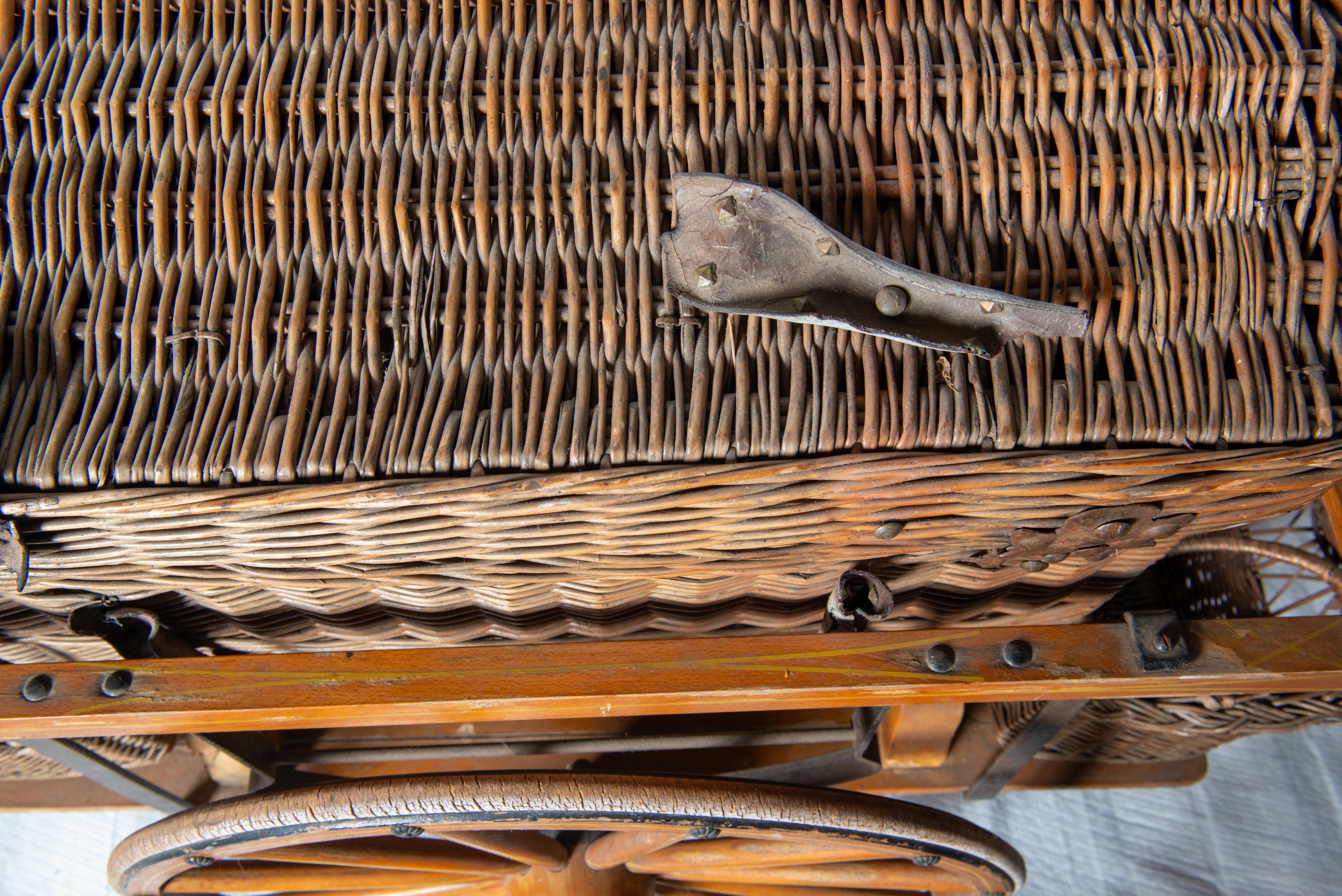 Rolling Wicker Picnic Basket Cart 8