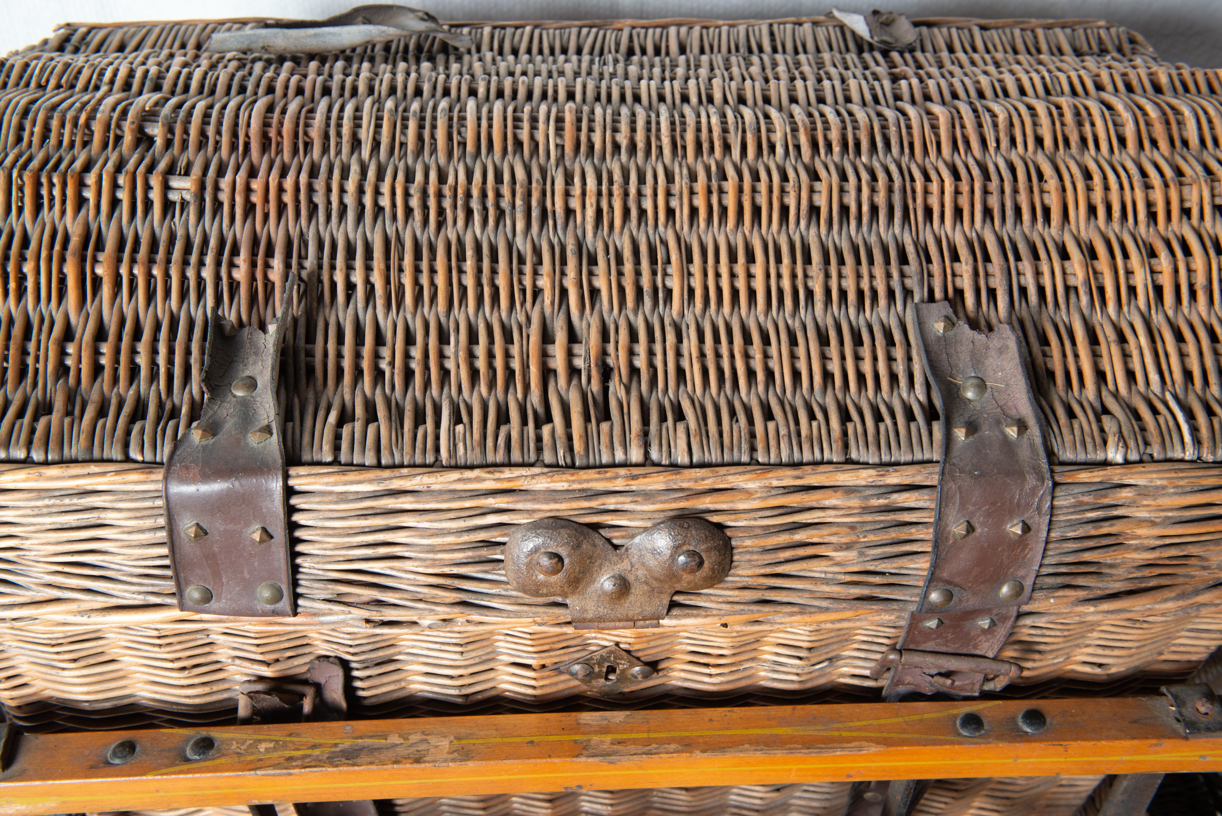 Rolling Wicker Picnic Basket Cart In Fair Condition For Sale In Stamford, CT