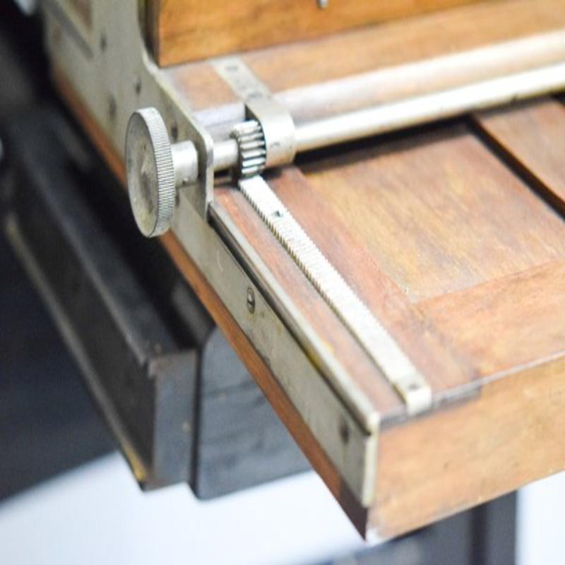 Rollende Werkstattkamera aus Holz, 1950er Jahre im Angebot 10