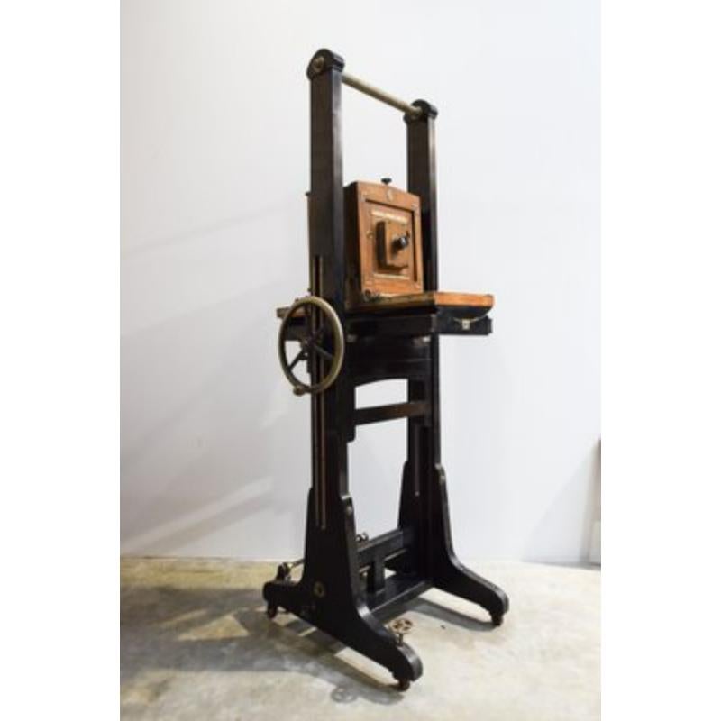 Rollende Werkstattkamera aus Holz, 1950er Jahre im Zustand „Gut“ im Angebot in Andrézieux-Bouthéon, FR