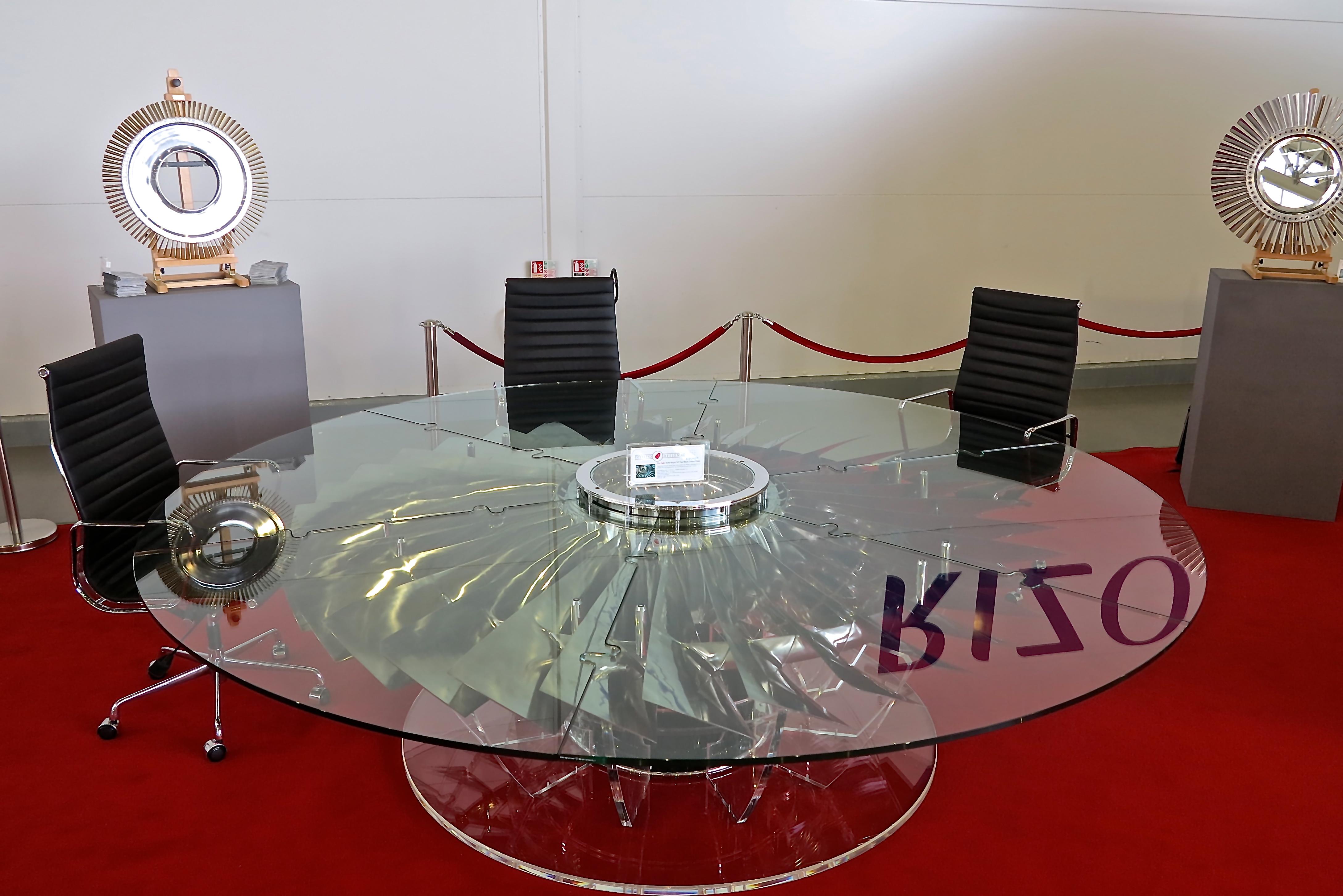 Modern Rolls Royce 747 Dining / Conference Table For Sale