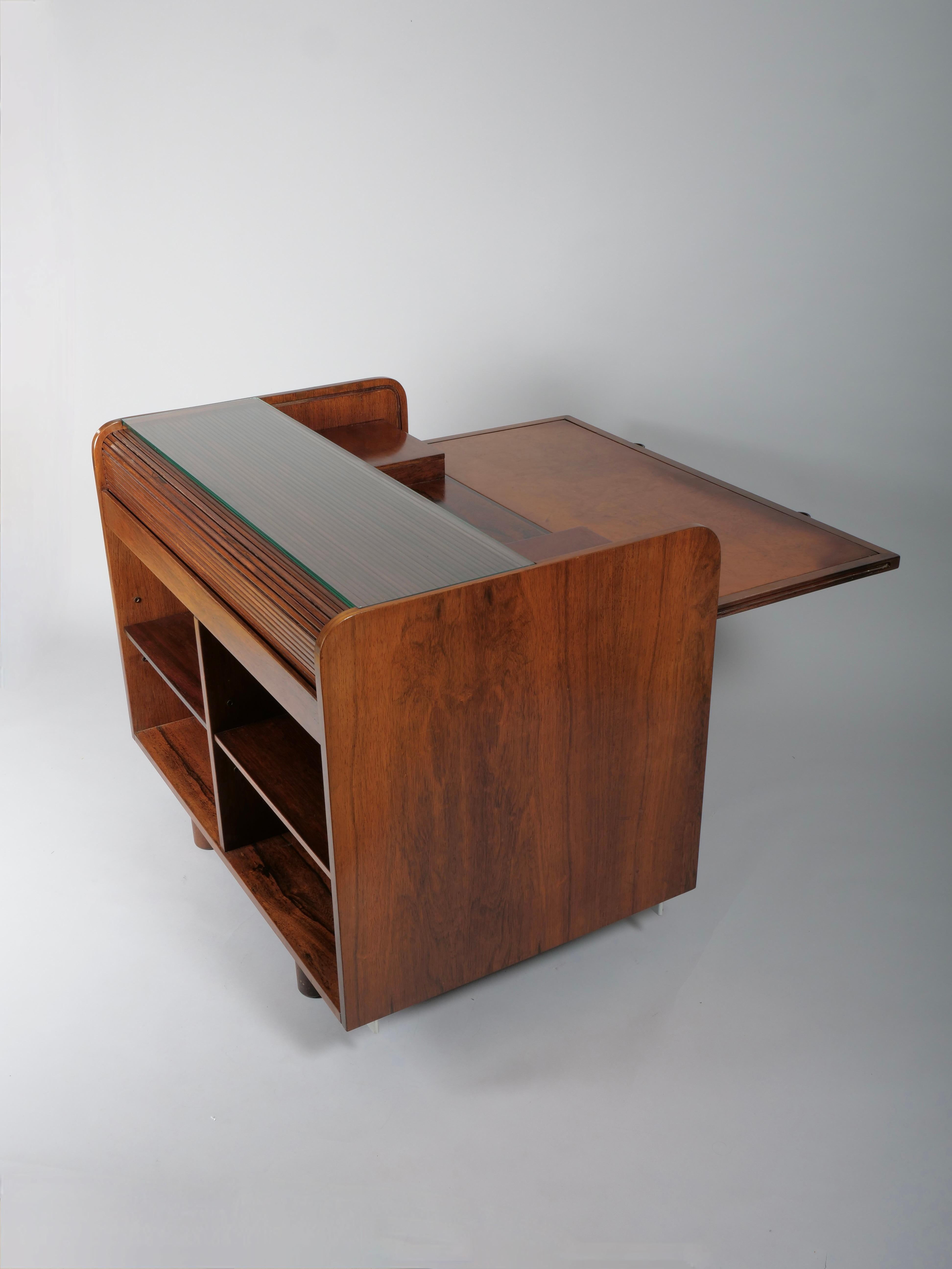 Bureau à roulettes Italie c1950 en vente 6