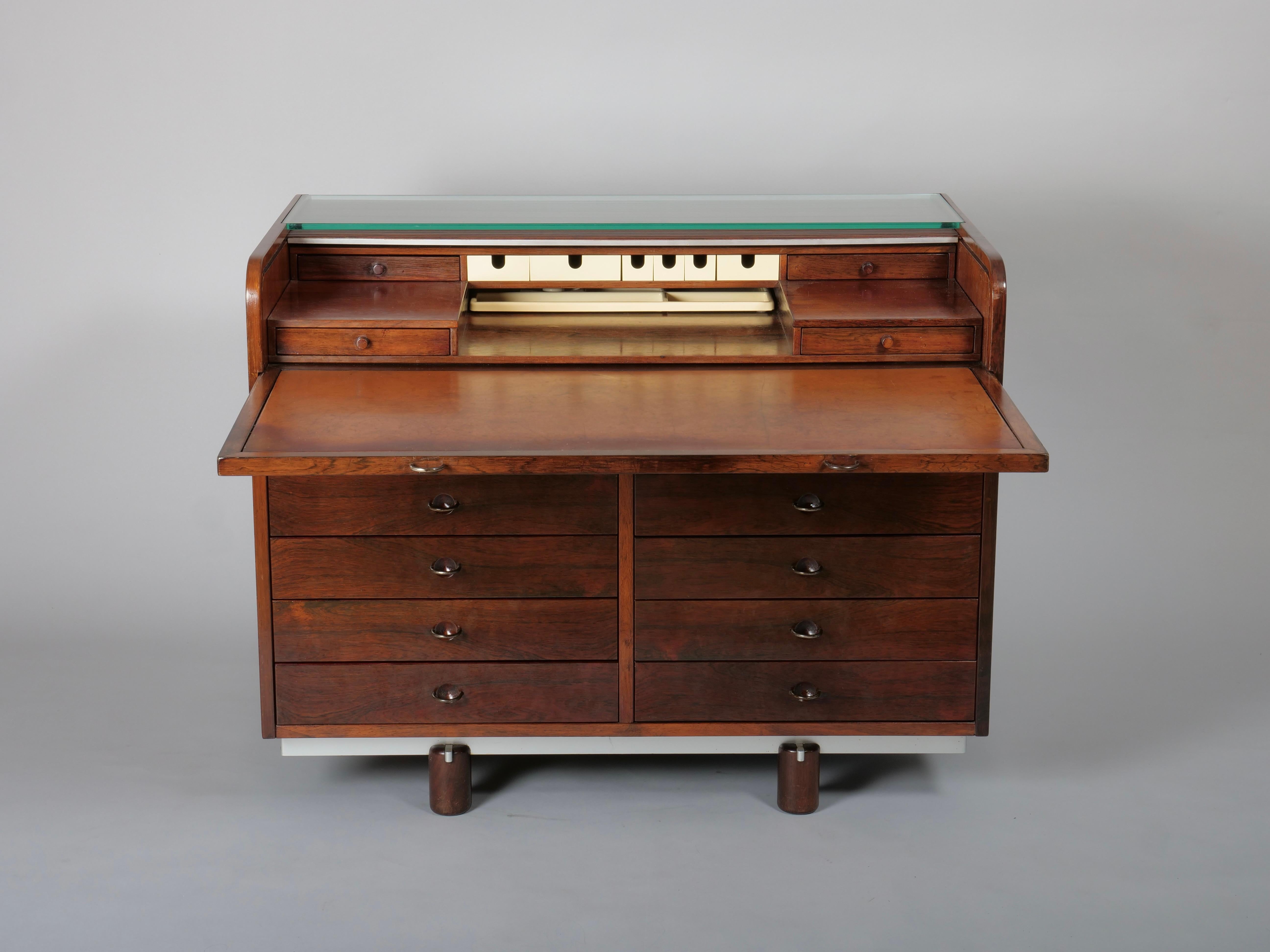 Mid-Century Modern Bureau à roulettes Italie c1950 en vente