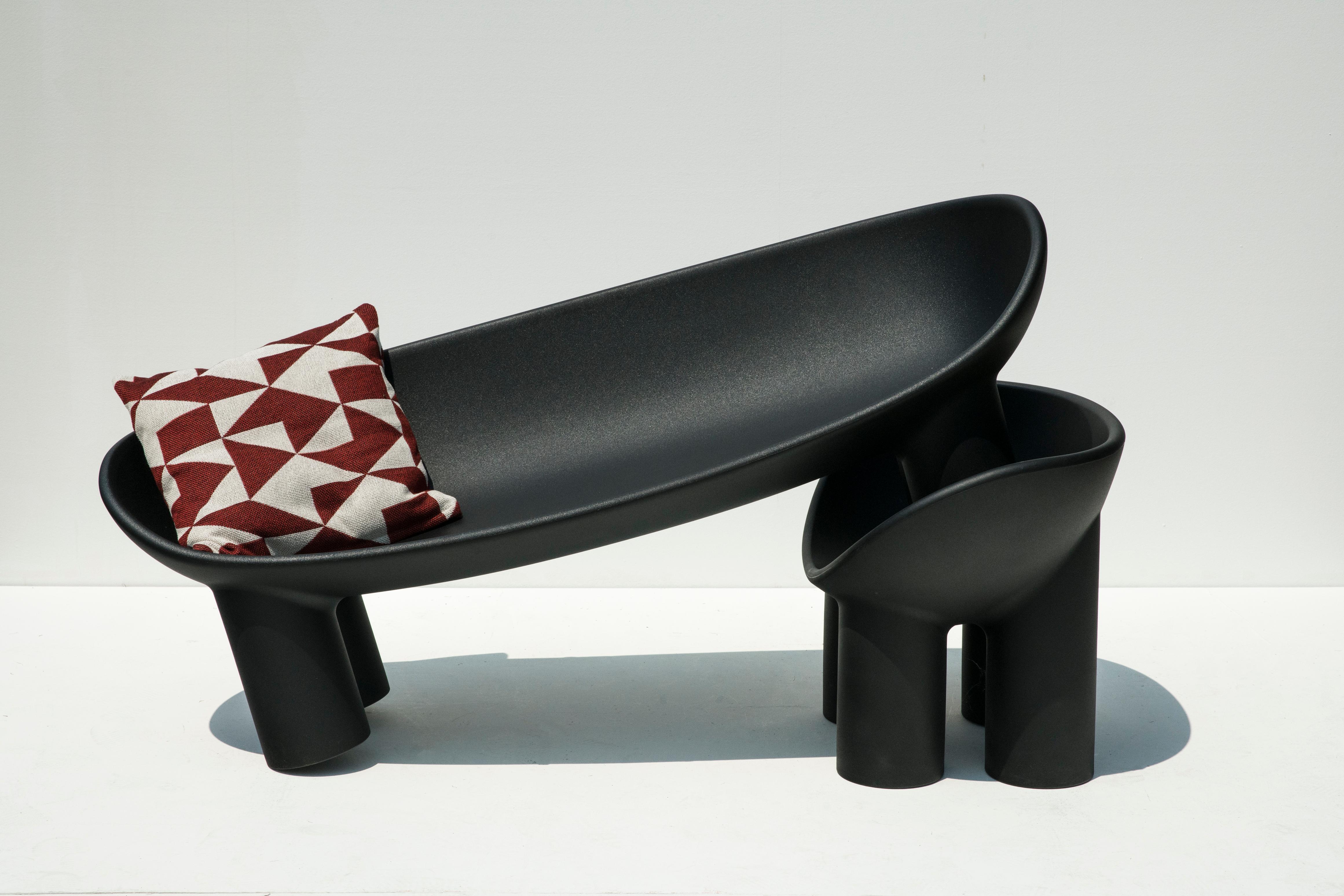 Die unverwechselbaren, beruhigend klobigen Linien von Faye Toogoods Roly-Poly-Möbelkollektion werden in ihrer neuen Collaboration mit Driade noch einladender. Die neueste Linie des italienischen Designhauses greift die runden, einladenden Formen der