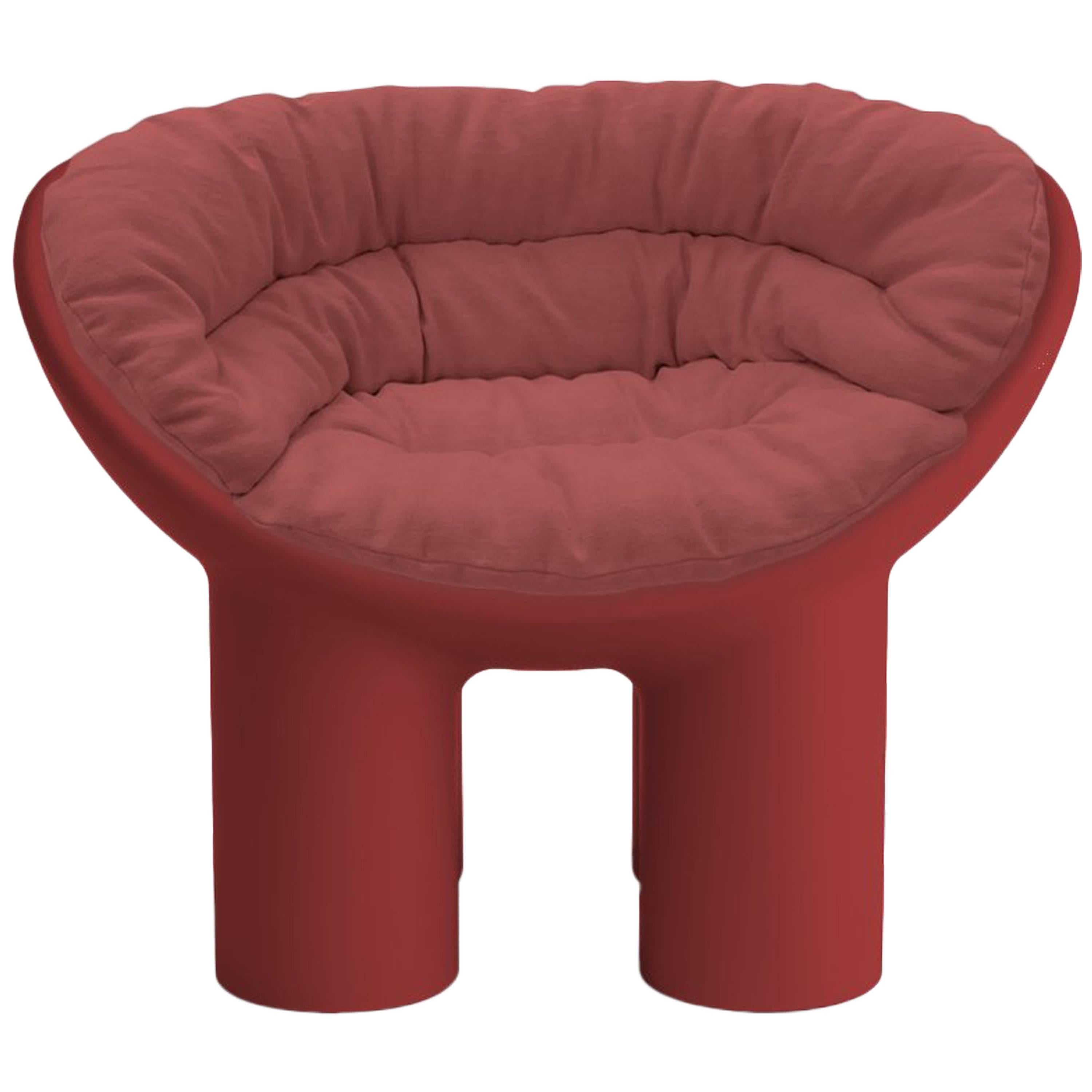 Fauteuil Roly Poly en polyéthylène en brique rouge avec coussins de Faye Toogood