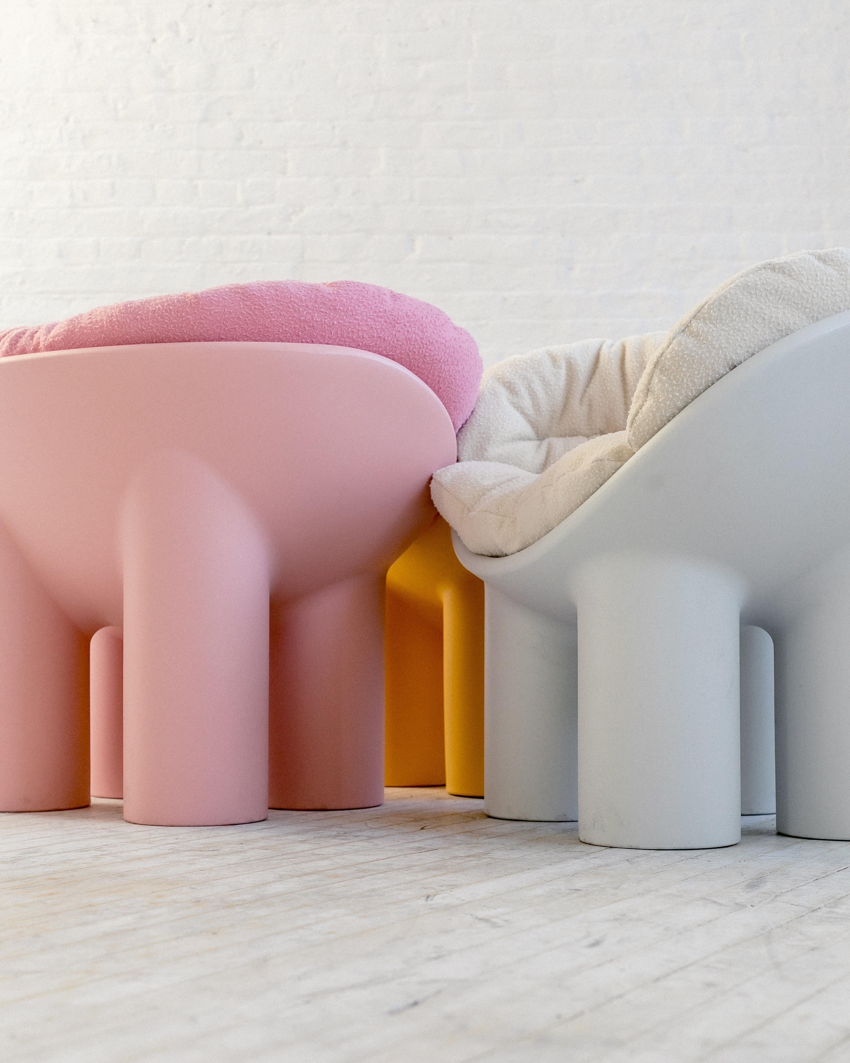 Roly Poly Armchair in Pink by Faye Toogood with Casentino cushions  For Sale 5