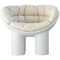 Fauteuil Roly Poly blanc par Faye Toogood avec coussins Casentino