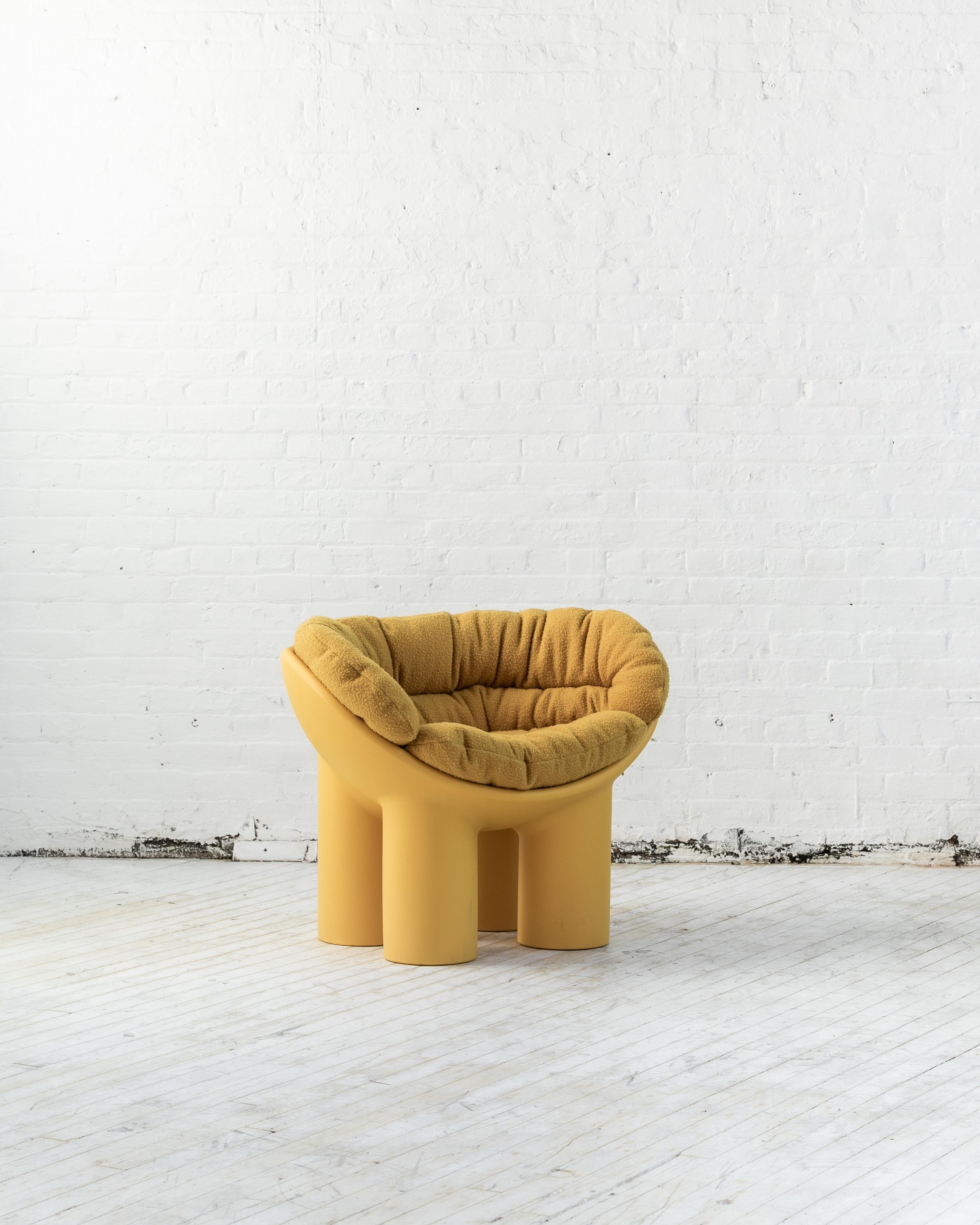 Duplex launches DUPLEX X CASENTINO. The iconic Roly Poly armchair designed by Faye Toogood and manufactured by Driade, with the exclusive cushions in the ancient Casentino cloth from Tuscany, Italy.

Casentino is a rugged and compact wool fabric