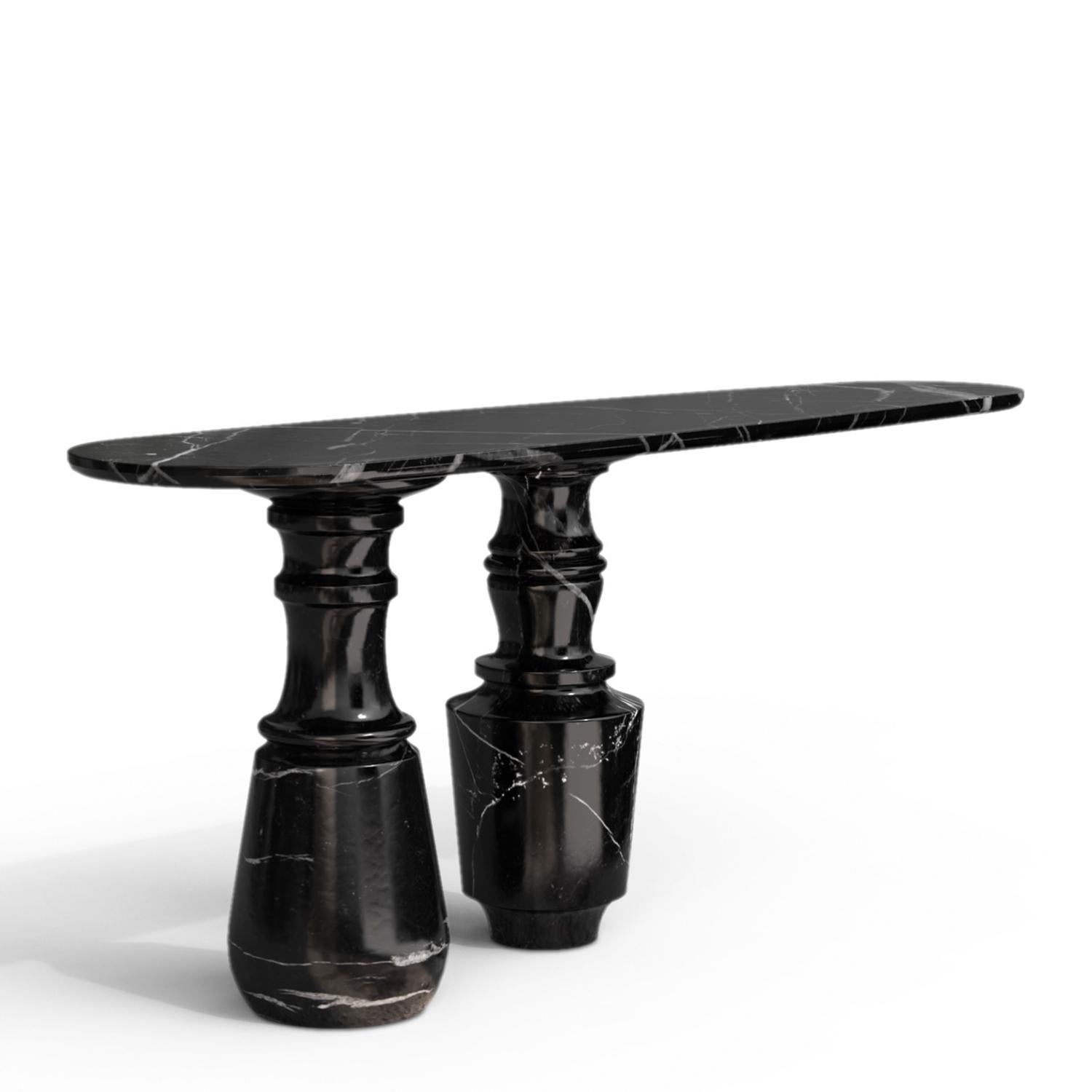 Console Table Roma Black Marble with all structure 
in carved black marble in polished finish.
Also available on request in carrara white marble.


