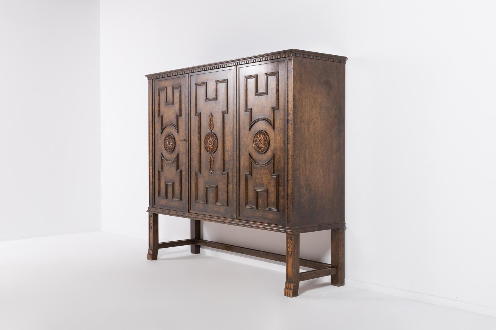 ‘Roma’ cabinet by Axel Einar Hjorth for Bodafors, 1920s In Good Condition For Sale In TOLLEBEEK, NL