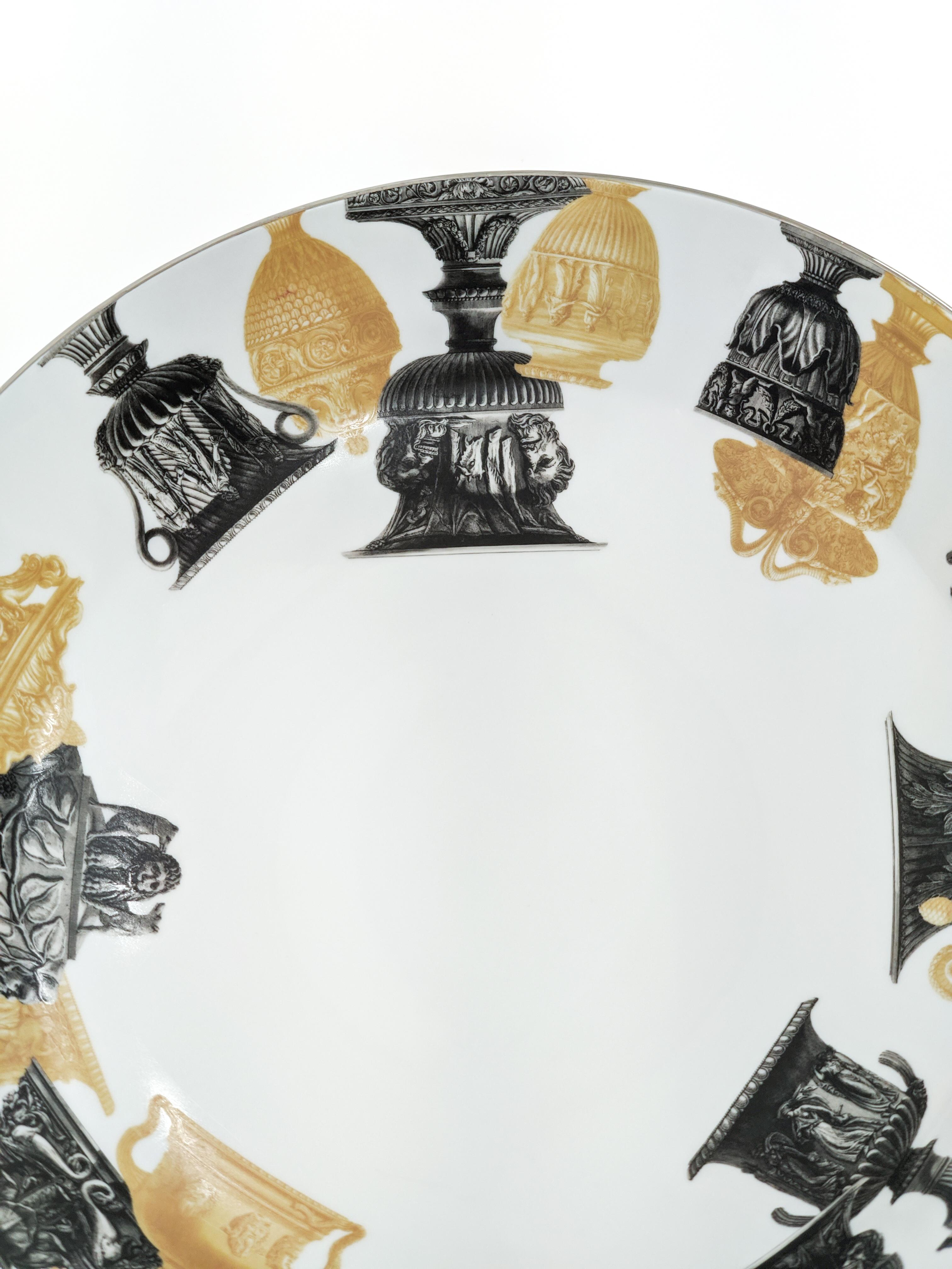 Roma, Zeitgenössisch dekorierte Porzellanschale von Vito Nesta  (Sonstiges) im Angebot