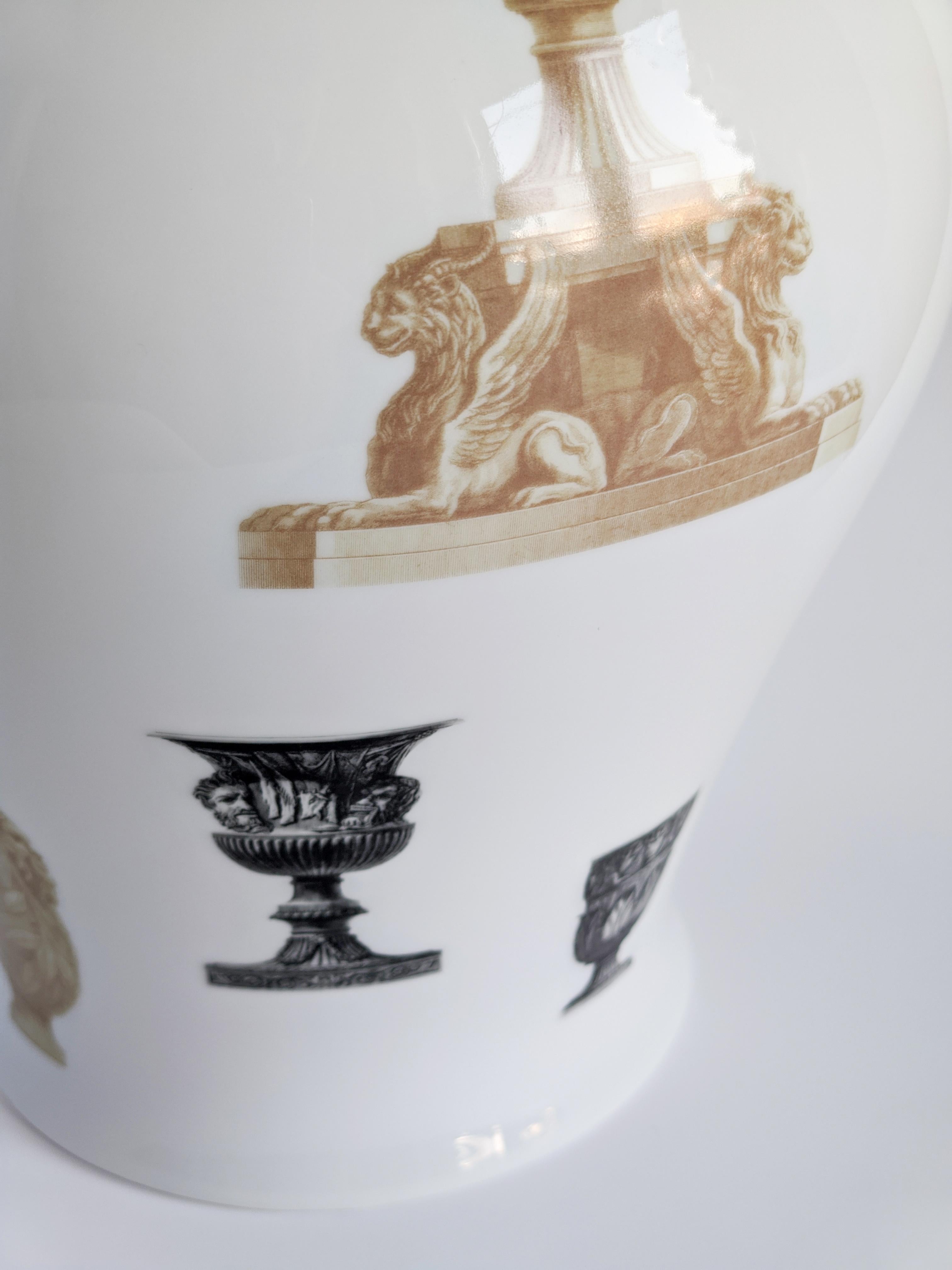 Roma, Contemporary Porcelain Vase with Decorative Design by Vito Nesta In New Condition For Sale In Milano, Lombardia