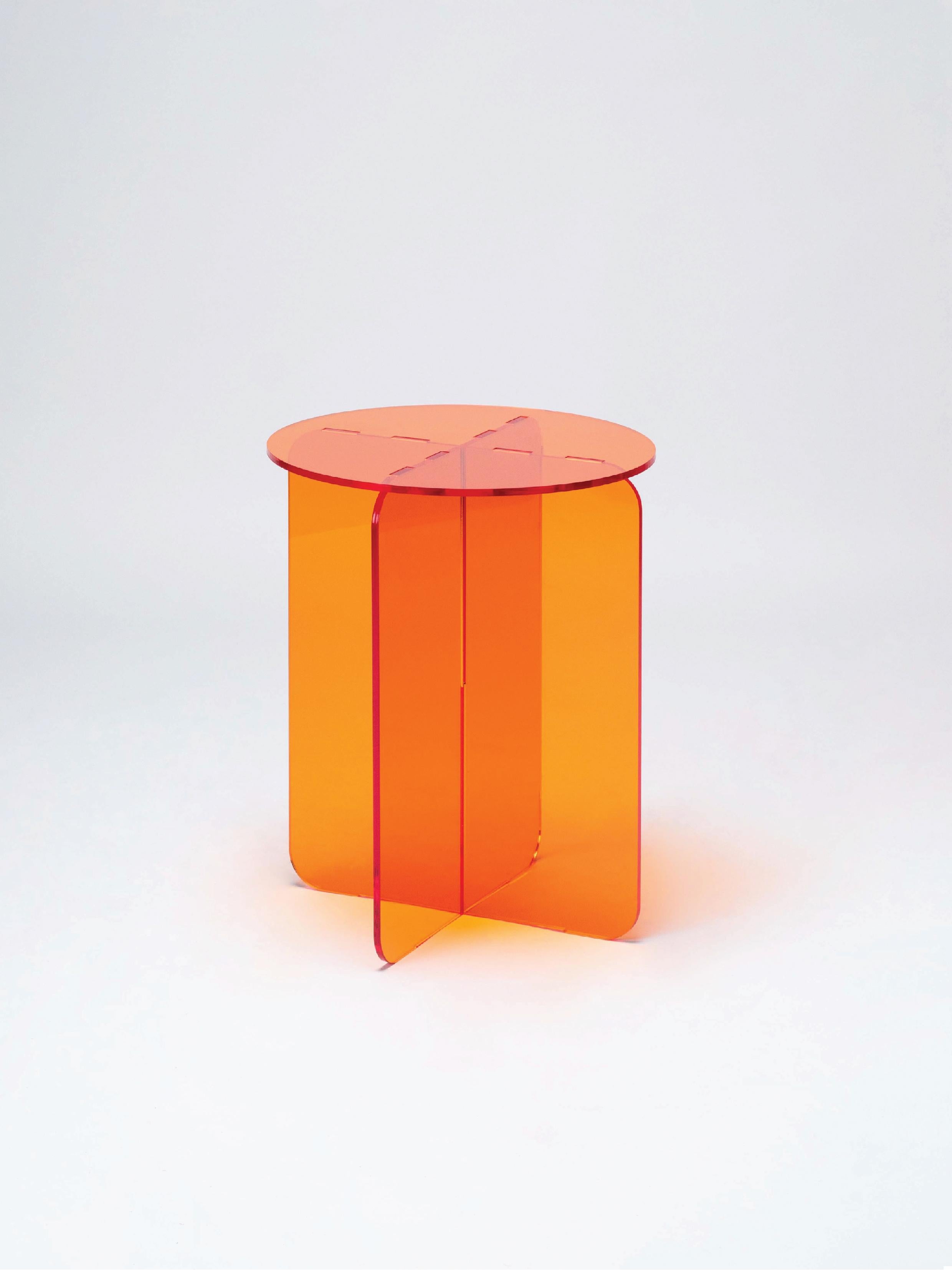 Table d'appoint contemporaine ROMA en acrylique transparent par Ries (Round Top) en vente 1