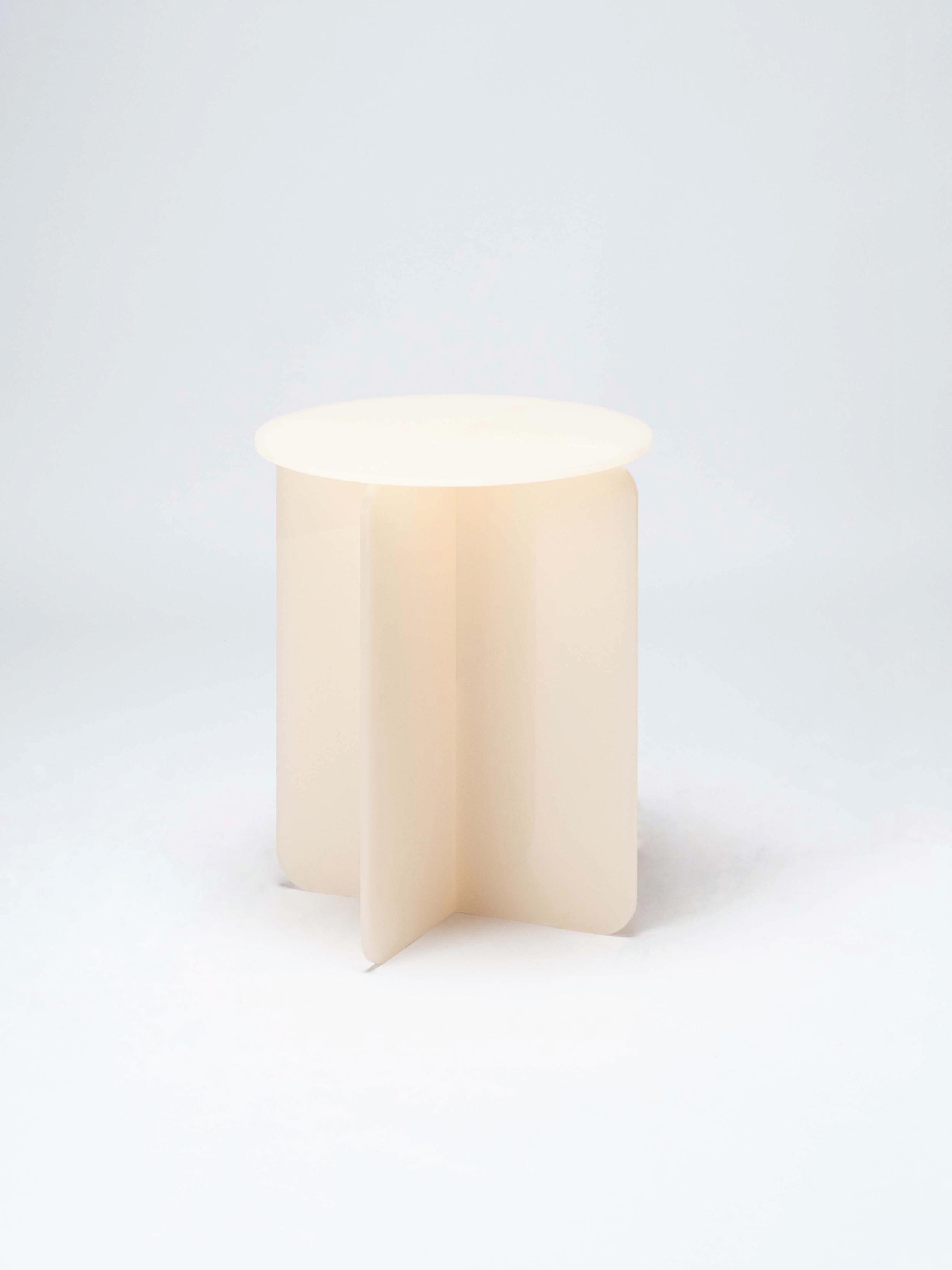 Table d'appoint contemporaine ROMA en acrylique transparent par Ries (Round Top) en vente 7