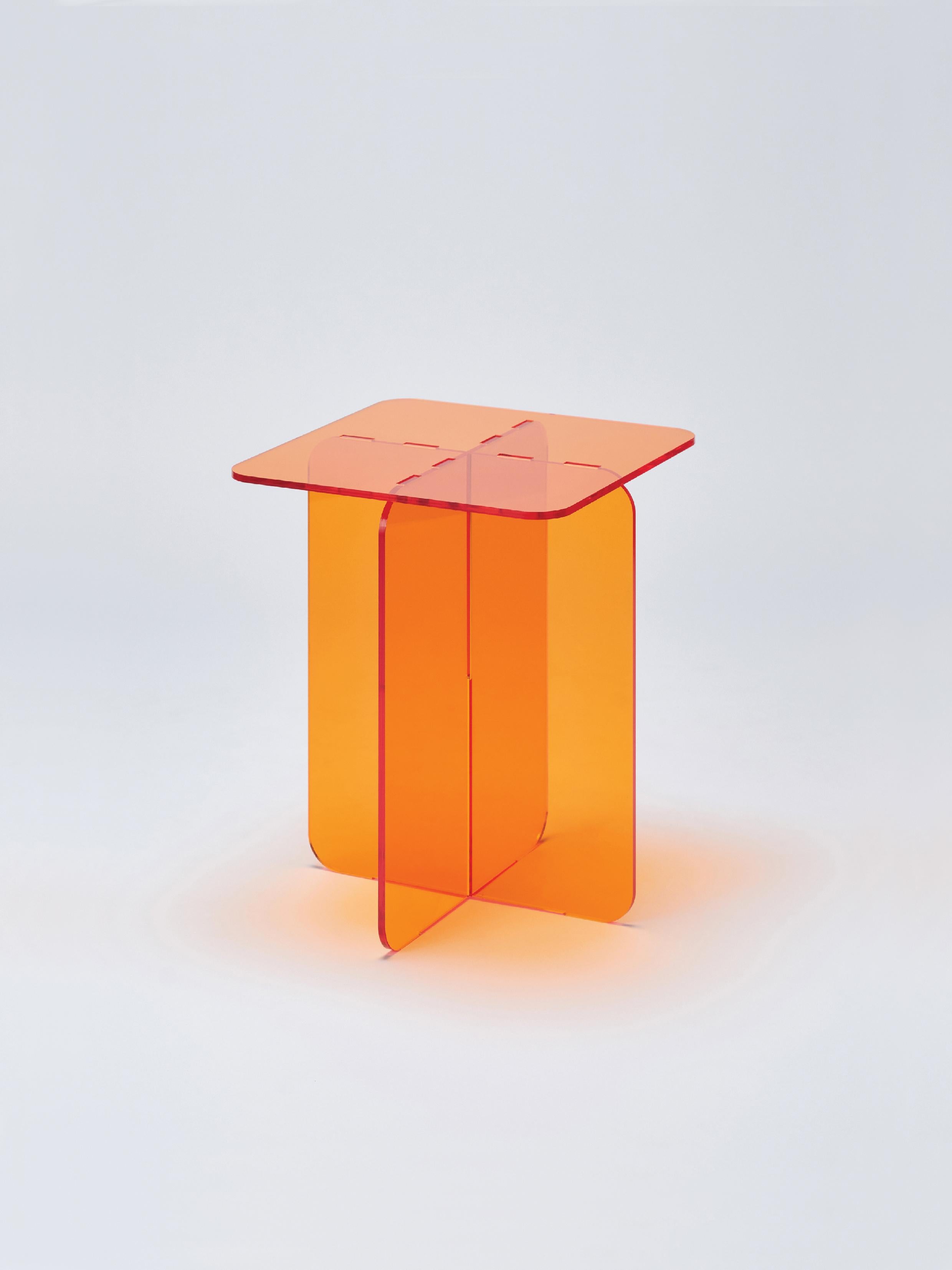 ROMA Contemporary Side Table Acrylic by Ries (Square Top) In New Condition For Sale In Buenos Aires, CABA