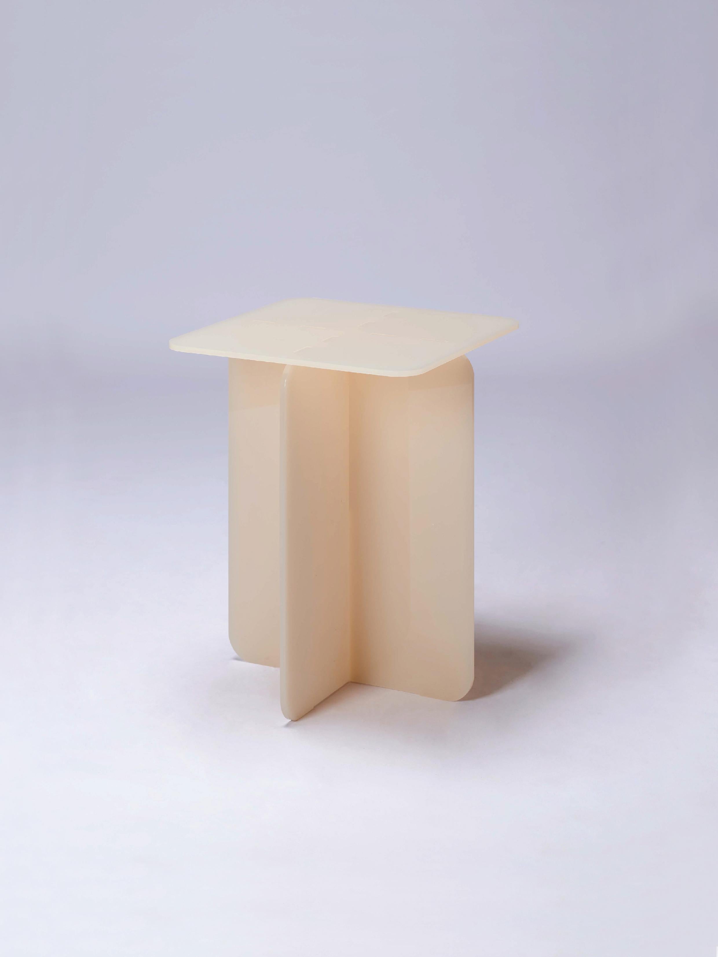 ROMA Table d'appoint Contemporary Acrylic by Ries (Square Top) en vente 5