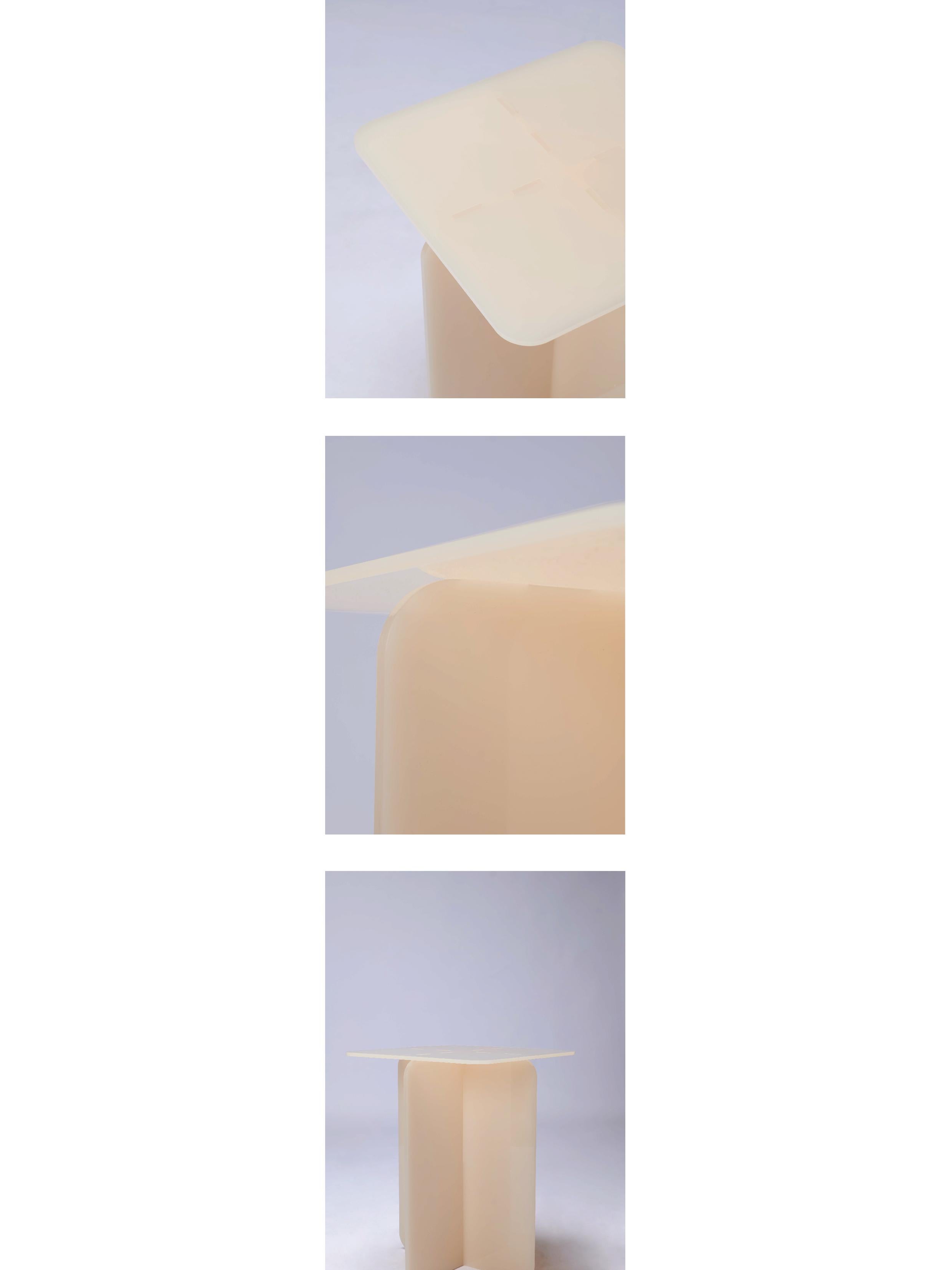 ROMA Contemporary Beistelltisch Acryl von Ries (Quadratische Platte) im Angebot 7