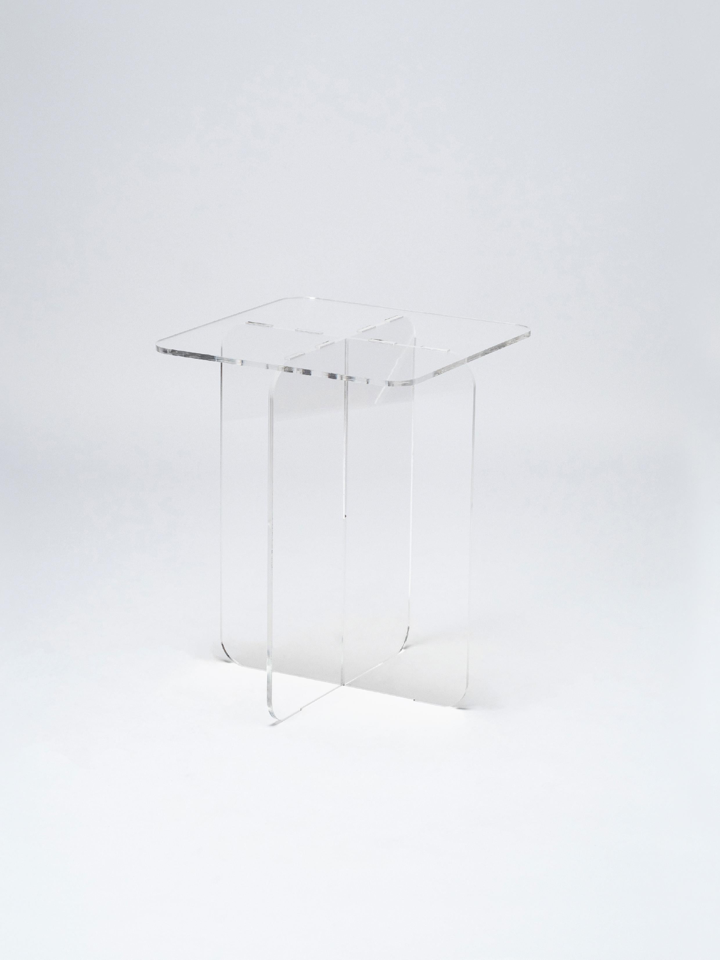 ROMA Table d'appoint Contemporary Acrylic by Ries (Square Top) en vente 1