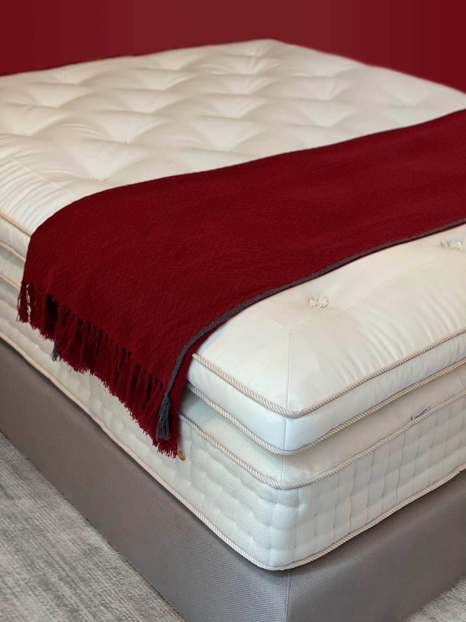 The Roma mattress is upholstered with the wonderful “Mystic river” fabric by Loro Piana Interiors. Padding for the winter side: silk, Falkland wool and horsehair. Padding for the summer side: linen/IngeoTM, cotton, Falkland wool and horsehair. H25,