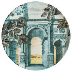 Mediterraneo:: Sechs zeitgenössische Porzellanteller mit dekorativem Design