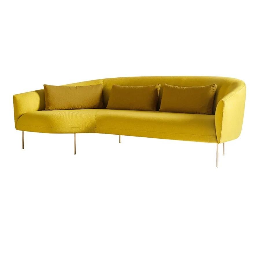 Roma Sofa
Design by Jonas Wagell for Tacchini

The Roma Sofa, designed by Jonas Wagell for Tacchini, reinterprets classical elegance with soft, welcoming lines and subtle sophistication. Part of the Roma collection-which includes an armchair and