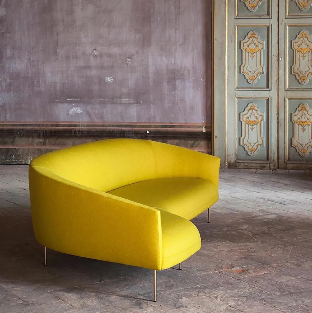 Italian Roma - Sofa in fabric with chaiselounge by Jonas Wagell for Tacchini For Sale