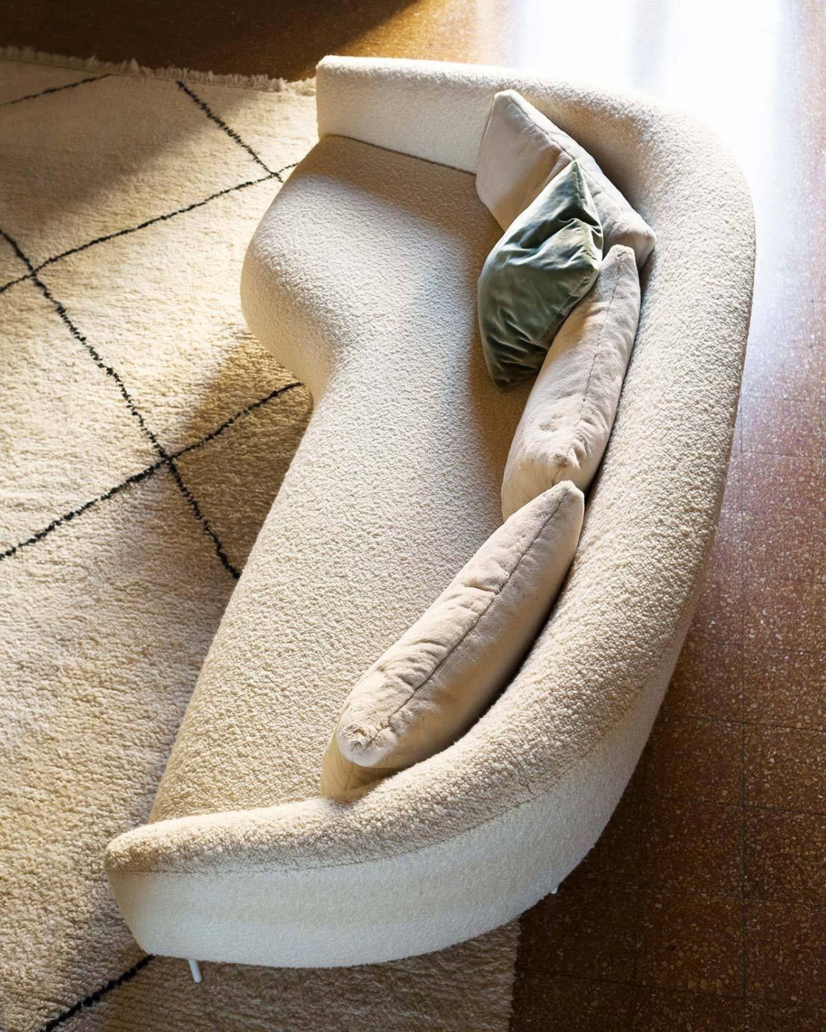 Roma Sofa
Design by Jonas Wagell for Tacchini

The Roma Sofa, designed by Jonas Wagell for Tacchini, reinterprets classical elegance with soft, welcoming lines and subtle sophistication. Part of the Roma collection-which includes an armchair and