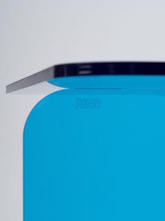 ROMA Square Blue, Beistelltisch im modernen architektonischen Design, hergestellt in Argentinien