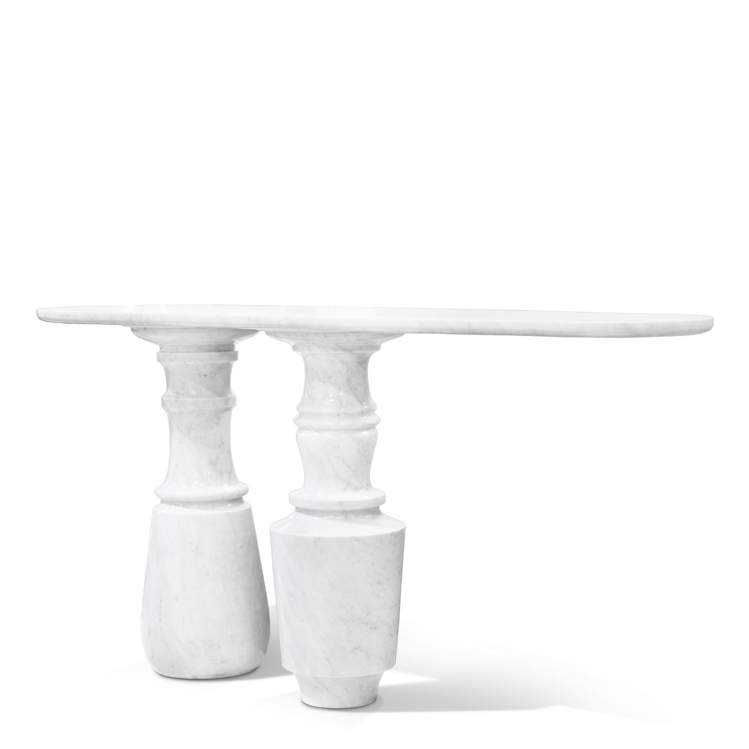 Console Table Roma White Marble with all structure 
in carved carrara white marble in polished finish.
Also available on request in black marble.
