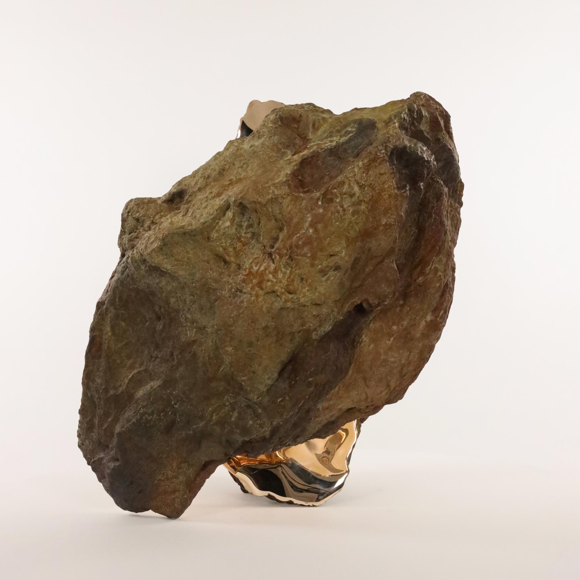 Chronos di Romain Langlois - Scultura in bronzo simile a una roccia, oro, fusione, forma in vendita 14