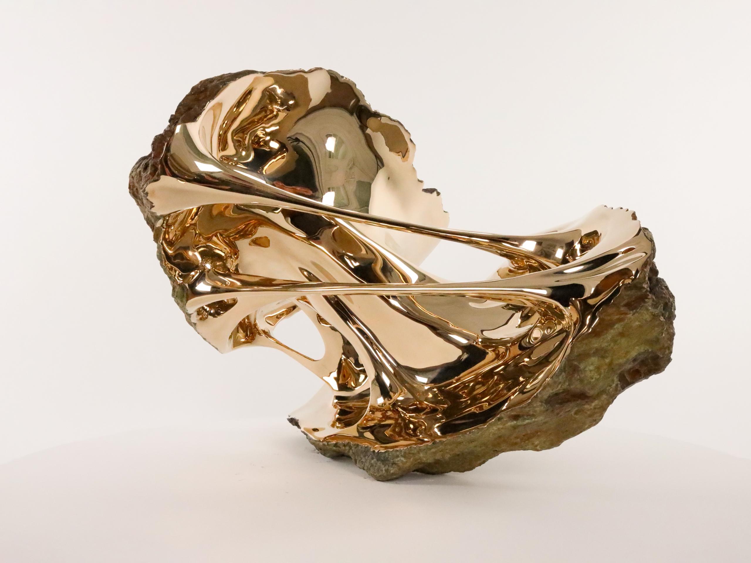 Chronos di Romain Langlois - Scultura in bronzo simile a una roccia, oro, fusione, forma in vendita 15