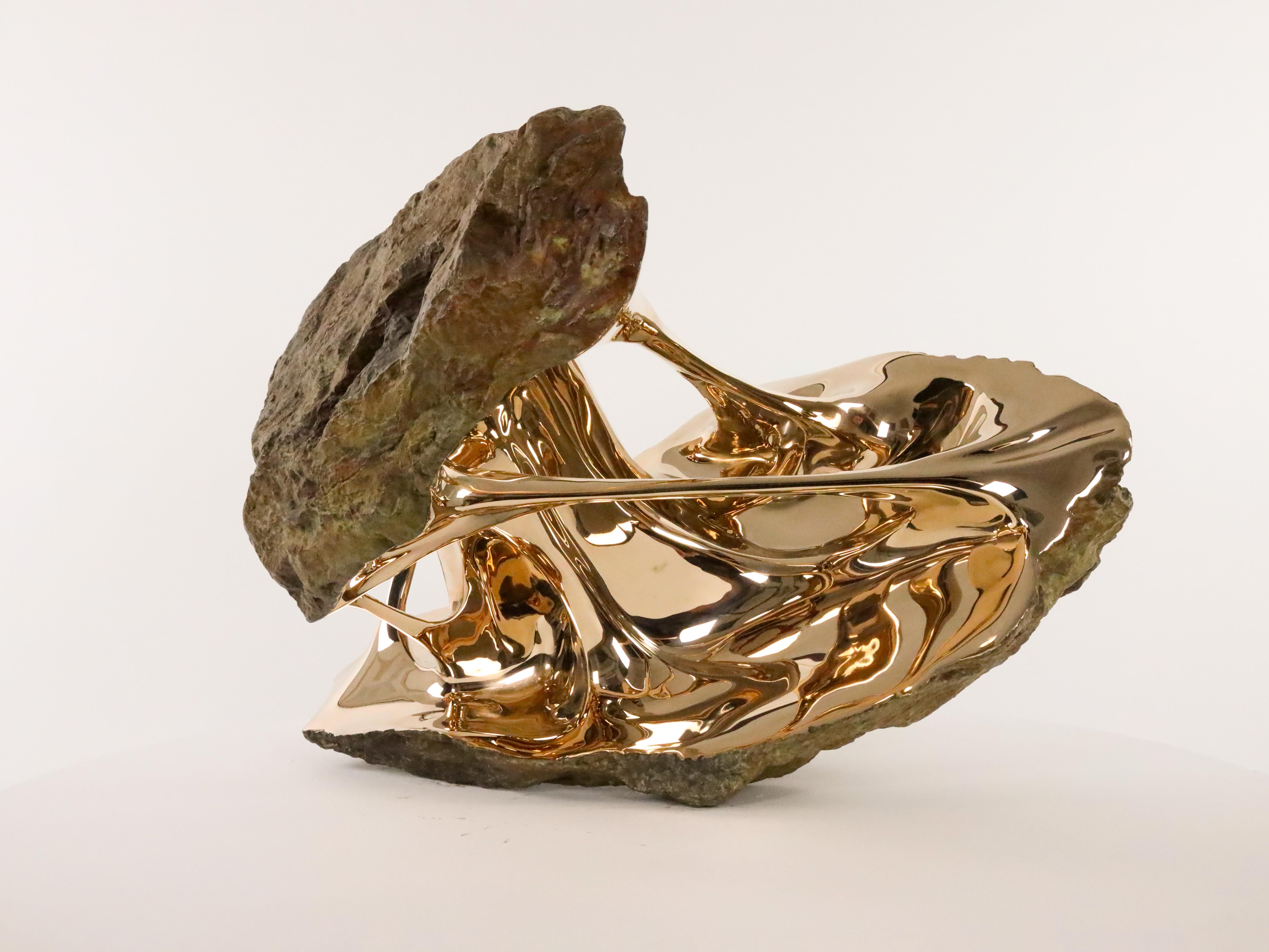 Chronos di Romain Langlois - Scultura in bronzo simile a una roccia, oro, fusione, forma in vendita 16