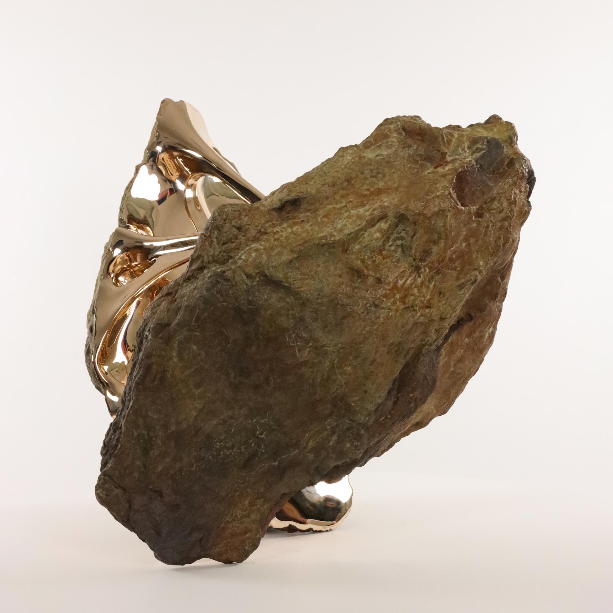 Chronos di Romain Langlois - Scultura in bronzo simile a una roccia, oro, fusione, forma in vendita 13