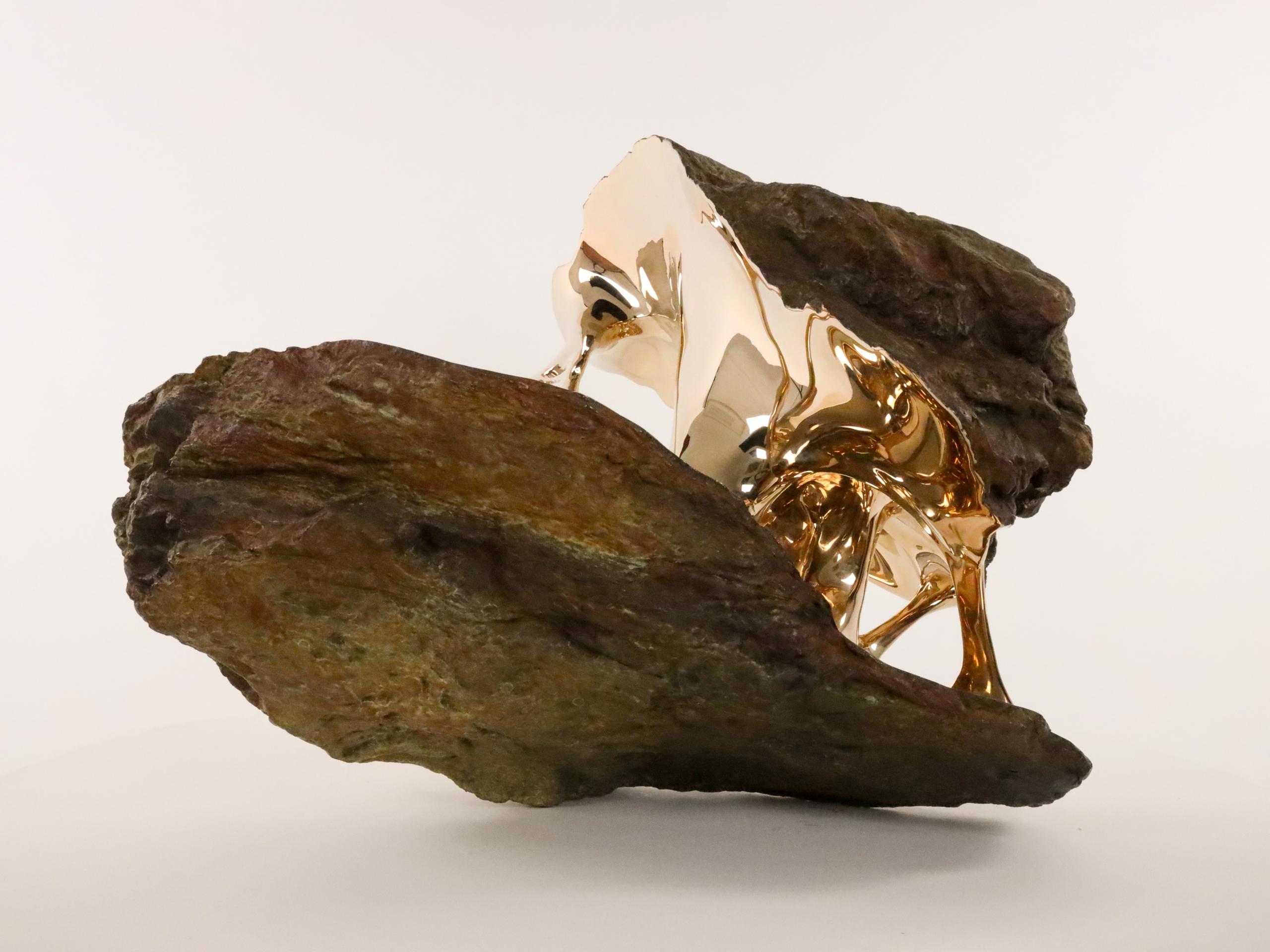 Chronos di Romain Langlois - Scultura in bronzo simile a una roccia, oro, fusione, forma in vendita 18