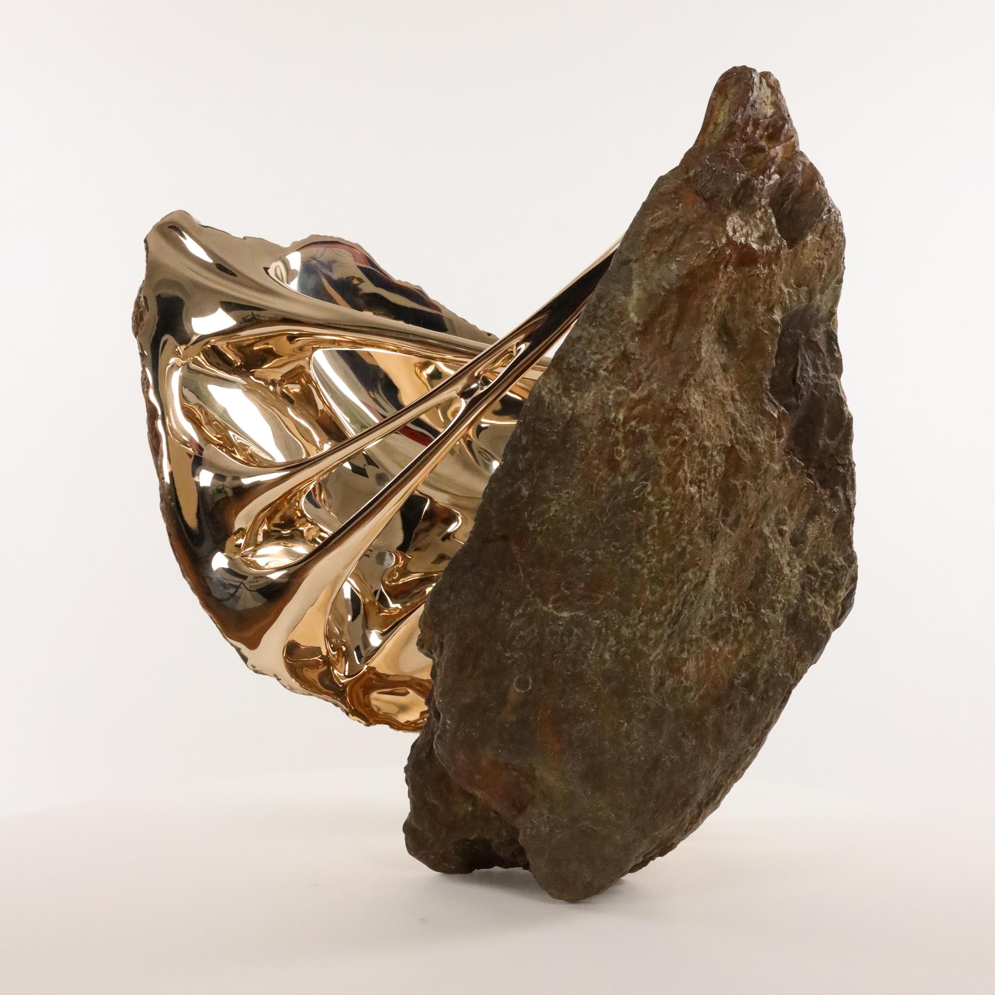 Chronos di Romain Langlois - Scultura in bronzo simile a una roccia, oro, fusione, forma in vendita 7