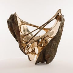 Chronos de Romain Langlois - Sculpture en bronze ressemblant à une roche, or, fusion, forme