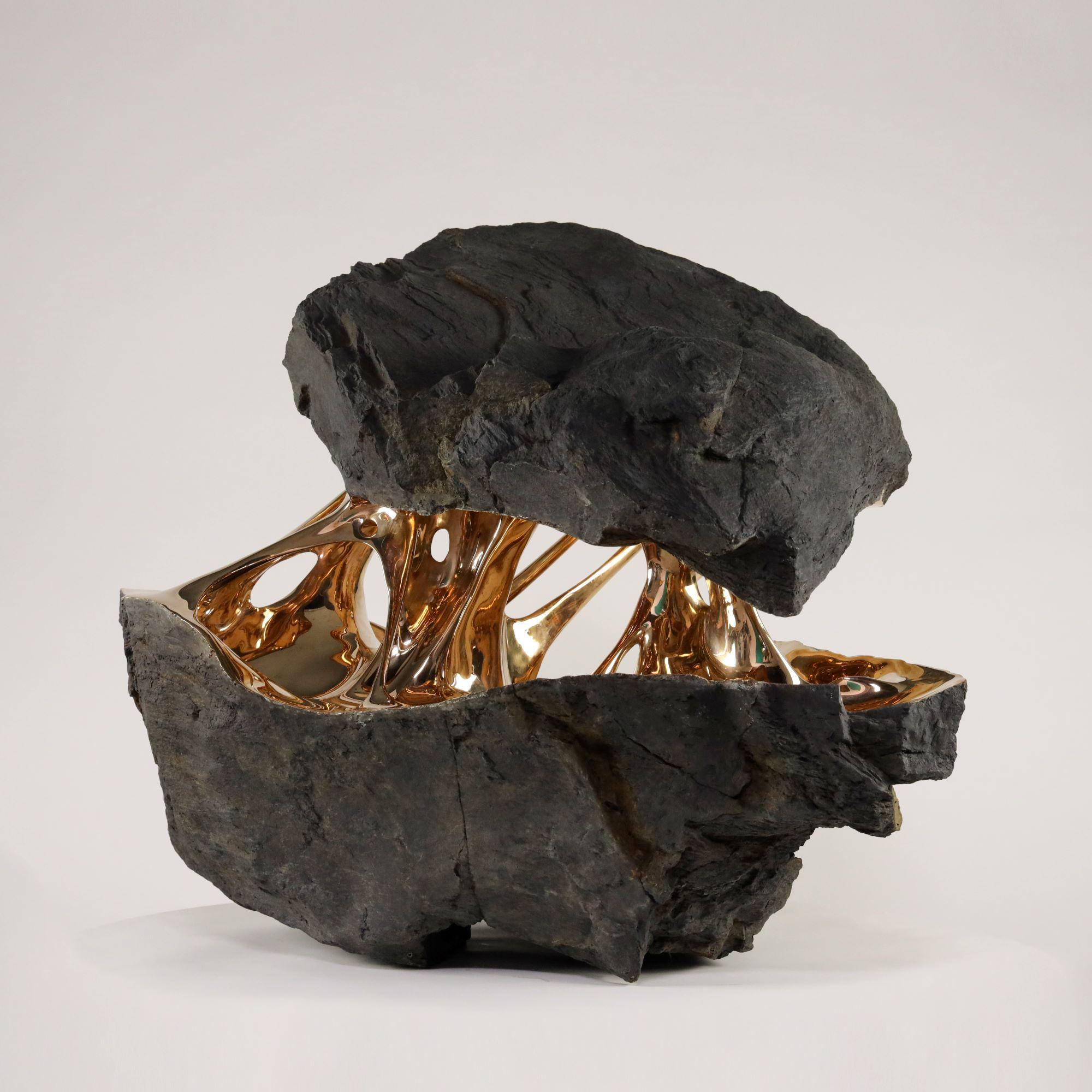 Gaïa by Romain Langlois - Rock-like bronze sculpture, golden, abstract For Sale 15