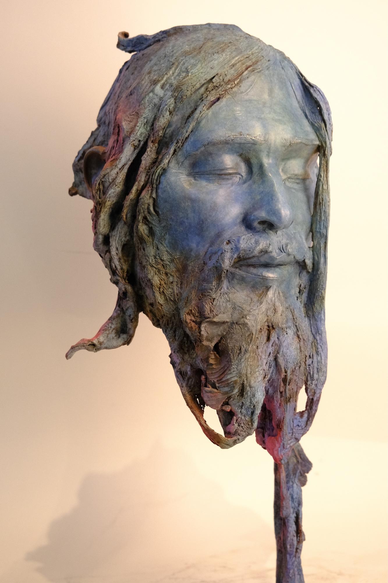 Holi by Romain Langlois - Figurative bronze sculpture, dark, man, spiritual im Angebot 1