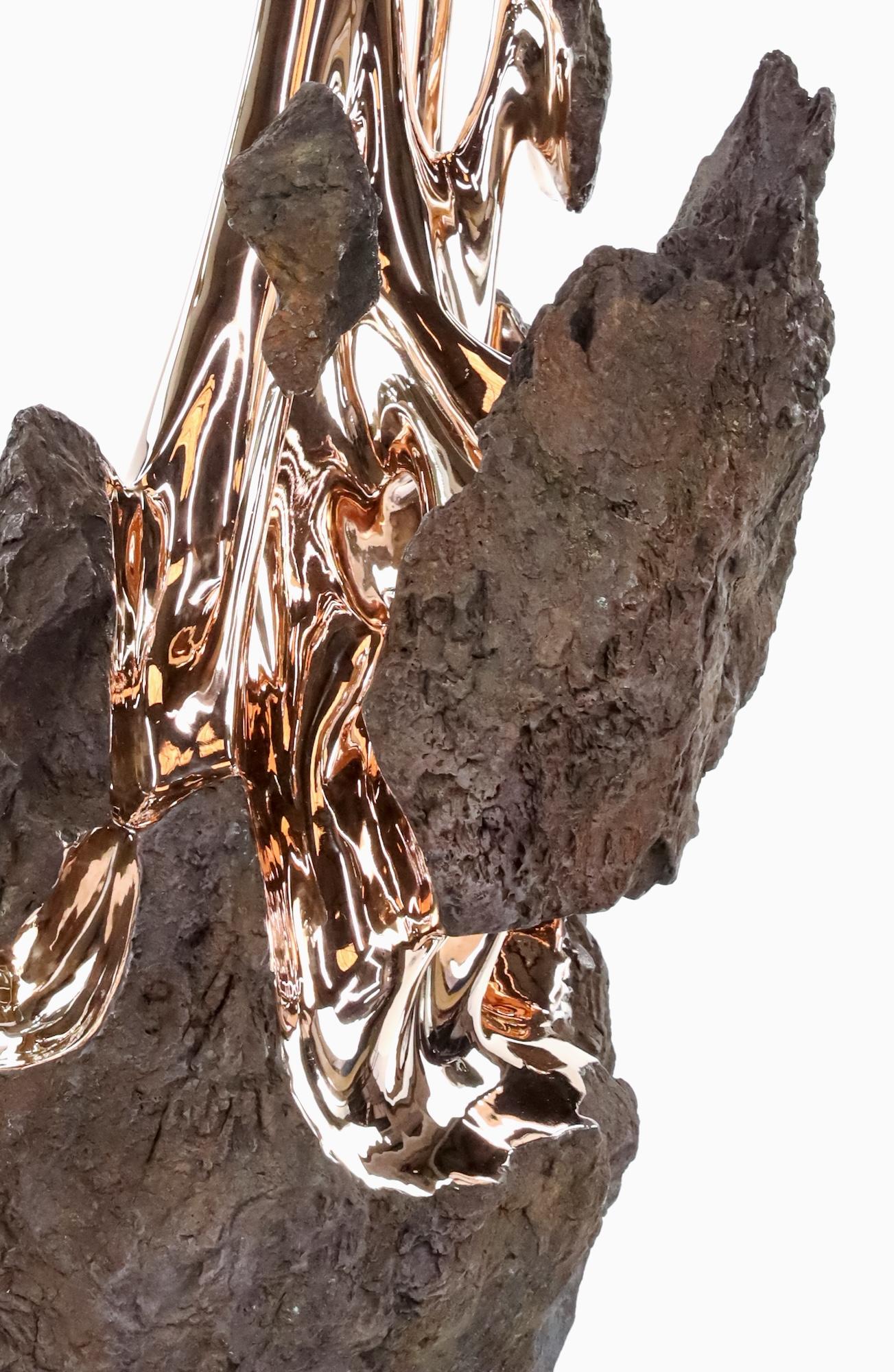 Hyakutake di Romain Langlois - Scultura in bronzo simile a una roccia, dorata, astratta in vendita 13