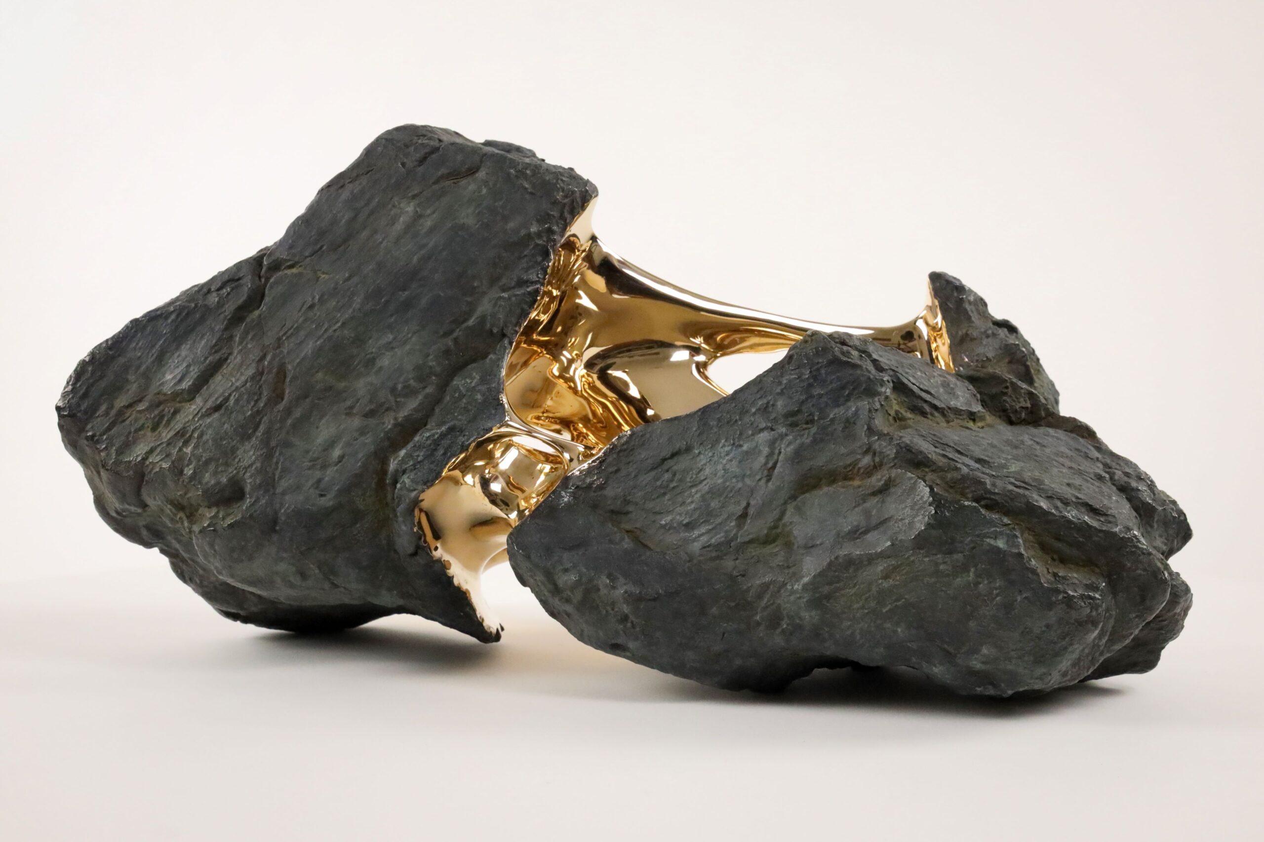 Kairos by Romain Langlois - Rock-like bronze sculpture, golden, abstract For Sale 12