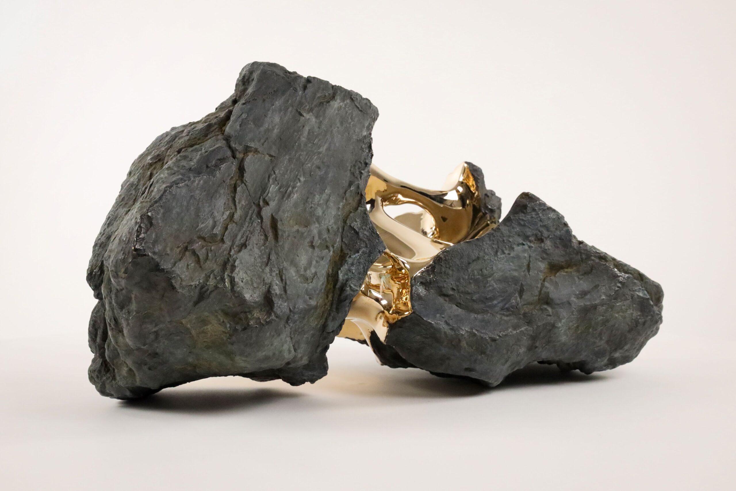 Kairos by Romain Langlois - Rock-like bronze sculpture, golden, abstract For Sale 8