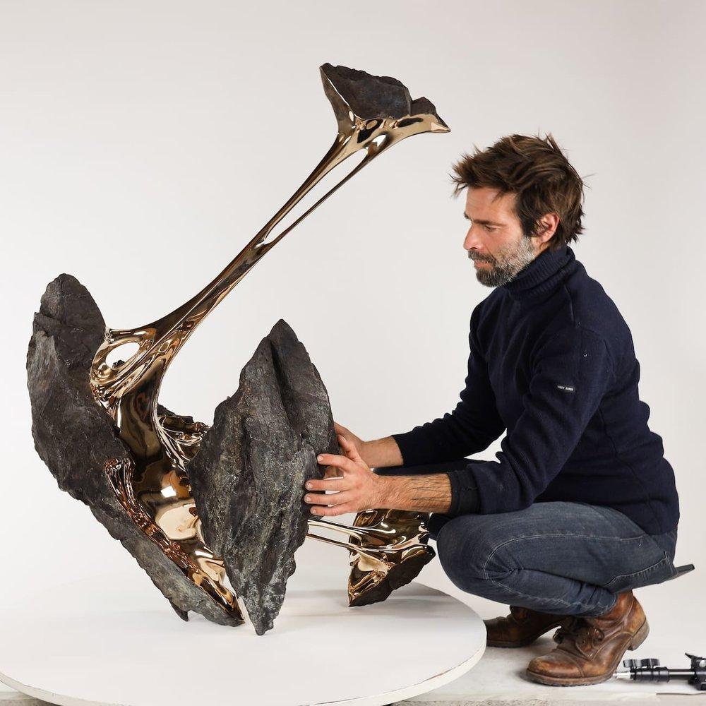 Serendipity by Romain Langlois - Sculpture en bronze poli, abstraite, dorée en vente 2